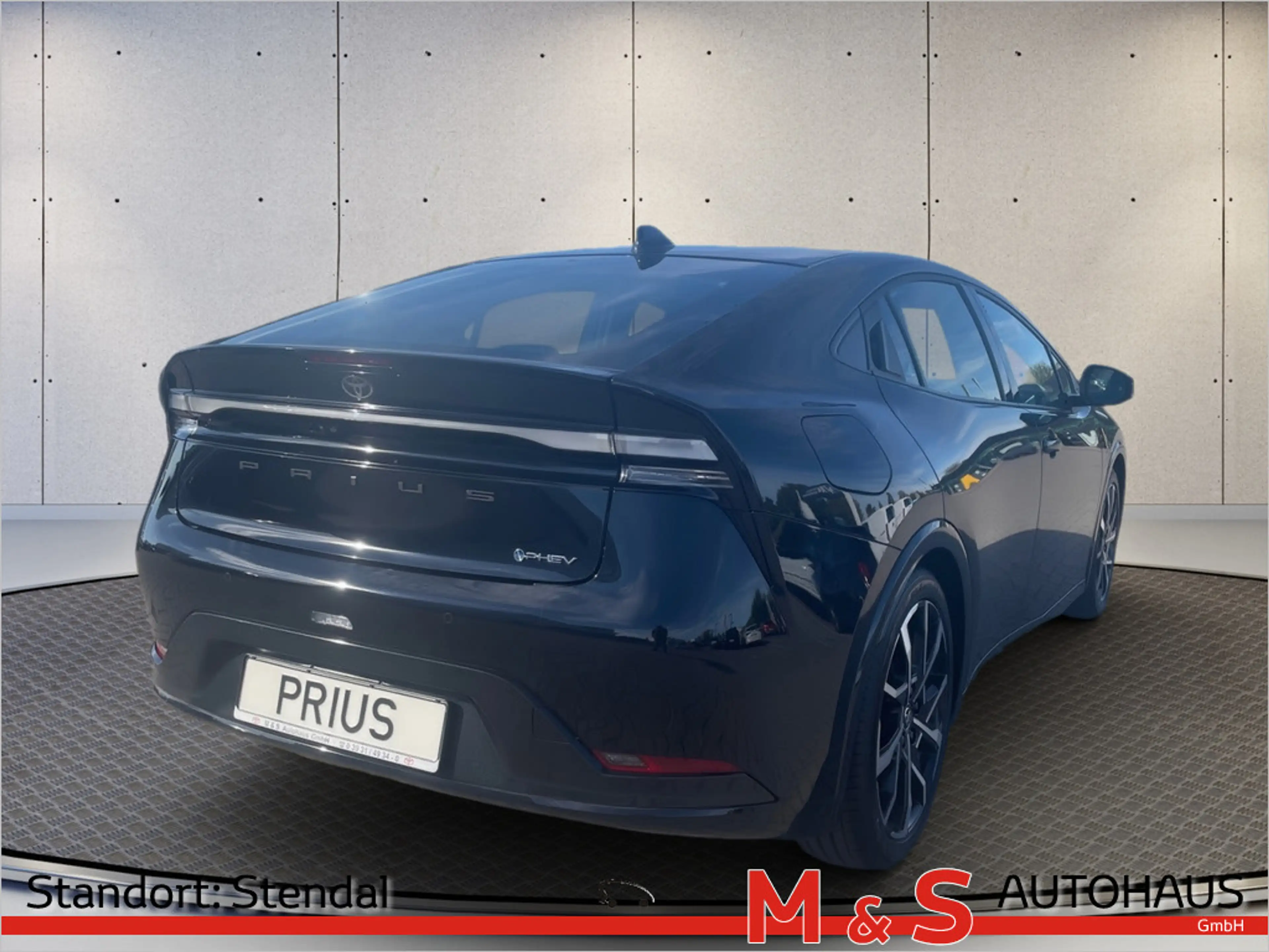 Toyota Prius 2.0 Plug-in Hybrid Executive — photo 4