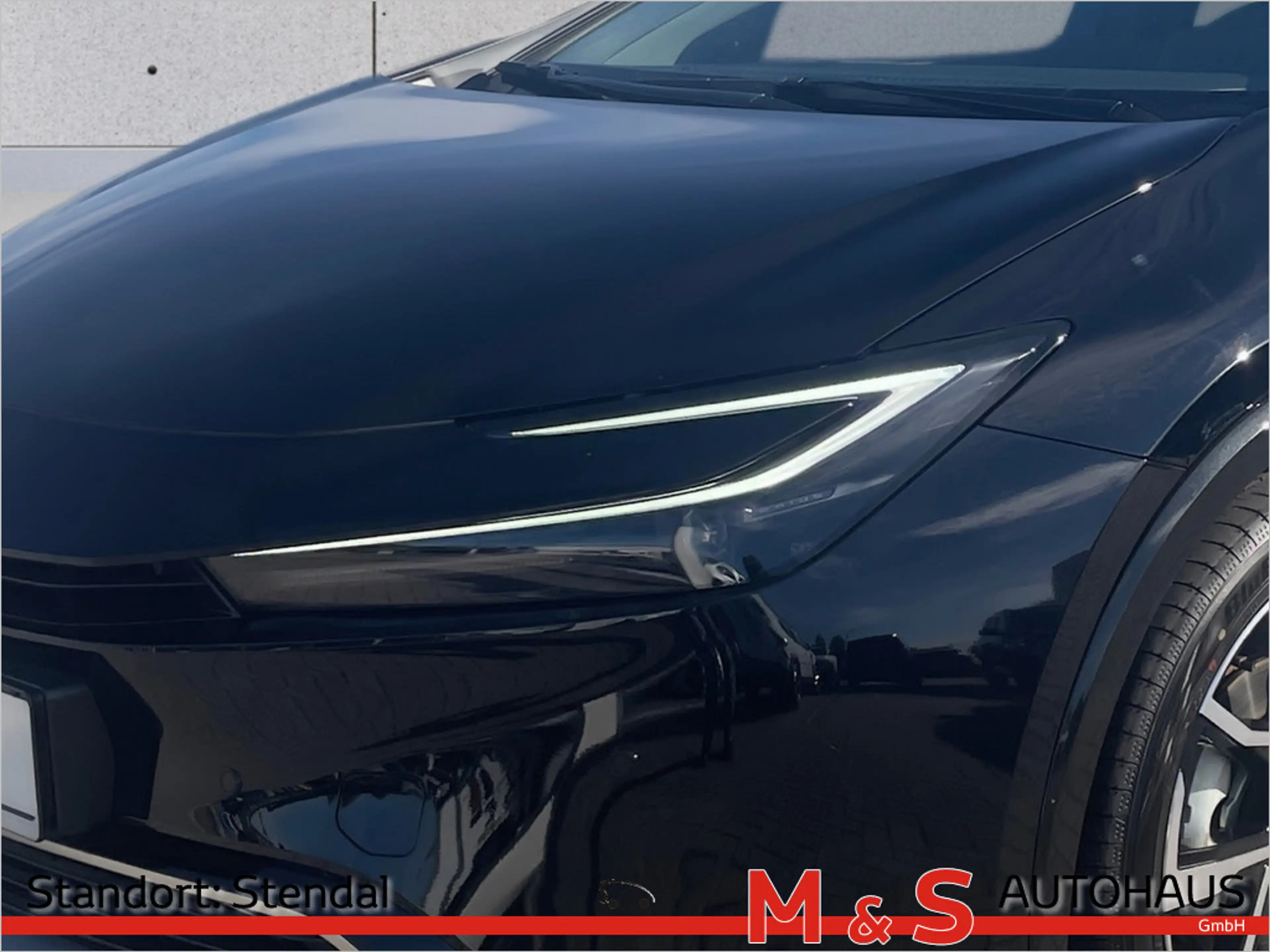 Toyota Prius 2.0 Plug-in Hybrid Executive — photo 6