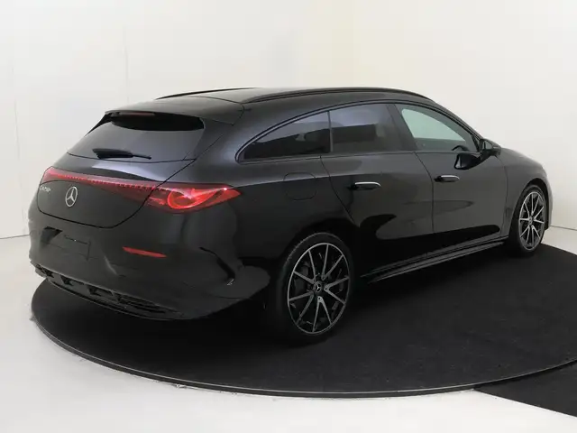 Mercedes-Benz CLA view 4