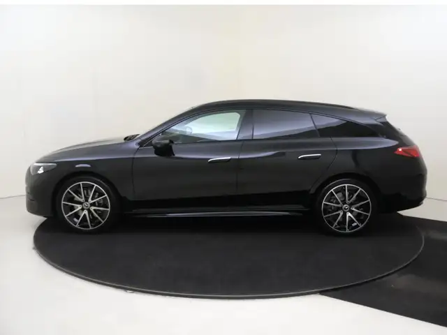 Mercedes-Benz CLA view 8