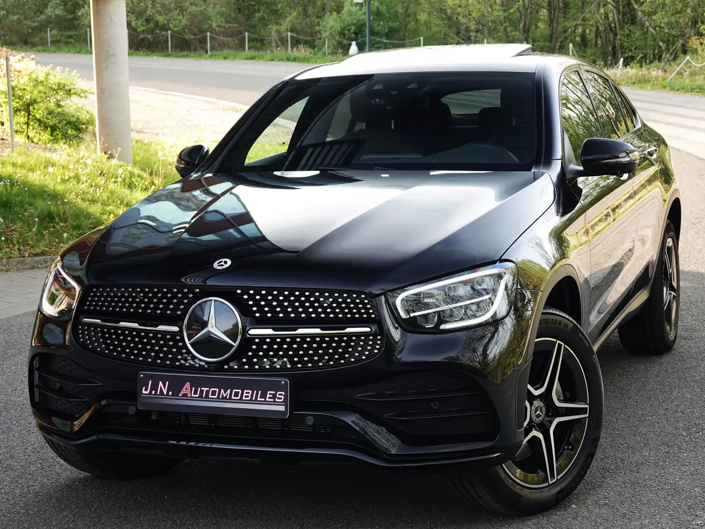 Mercedes-Benz GLC 300 De COUPE 4Matic AMG PANO CAM360 ATTCH REMOR Schwarz - 2