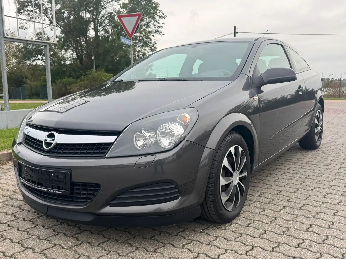 Opel Astra H GTC Edition Gris - 1