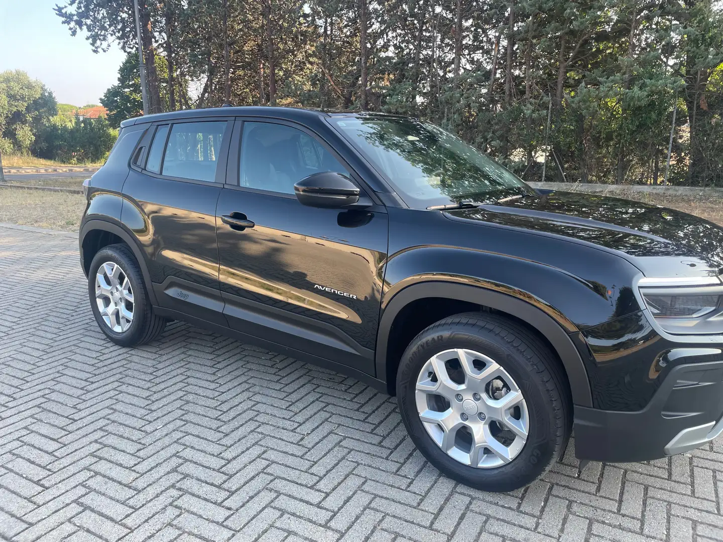 Jeep Avenger Avenger 1.2 turbo Altitude fwd 100cv Noir - 2