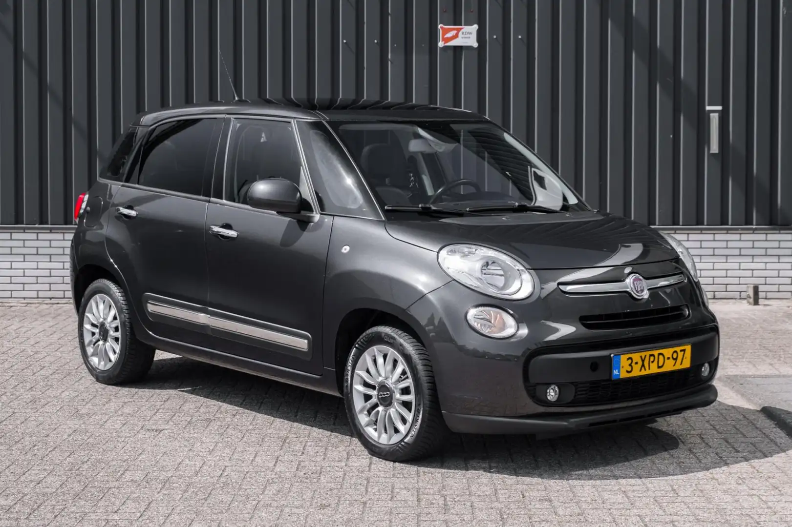 Fiat 500L 0.9 TwinAir Lounge*Airco*Panorama* Grijs - 2