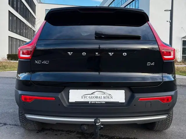 Volvo XC40 view 8
