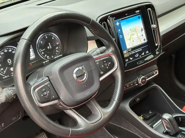 Volvo XC40 view 10