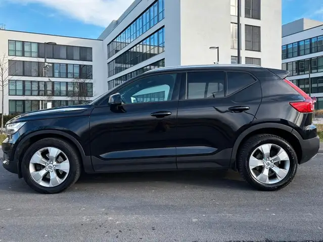 Volvo XC40 view 6