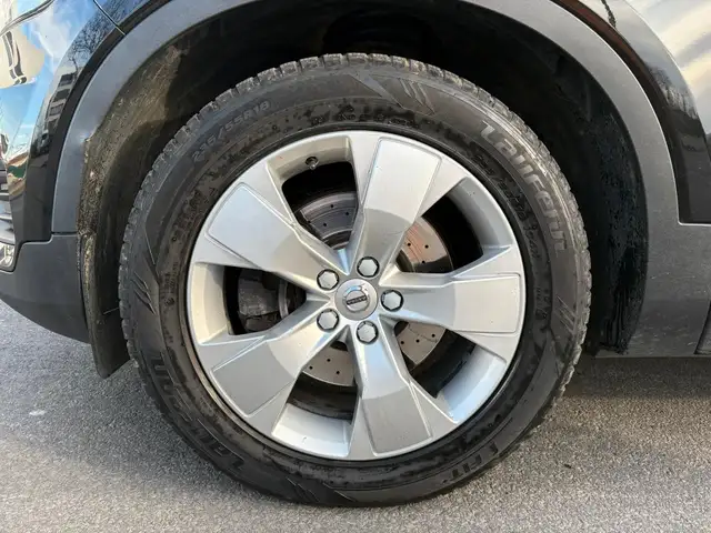 Volvo XC40 view 9