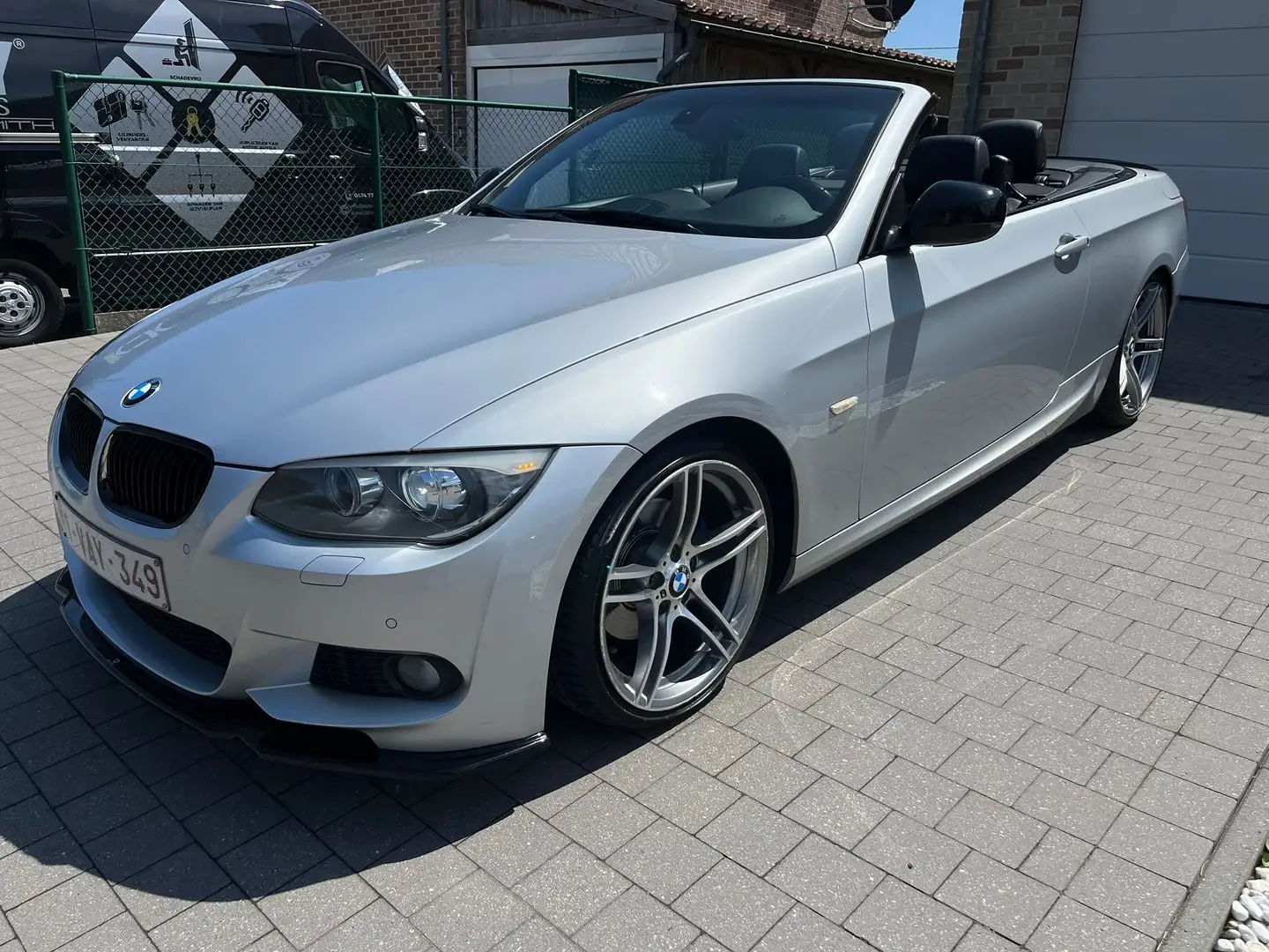 BMW 320 320d DPF Cabrio Aut. M Sport Edition Argent - 2