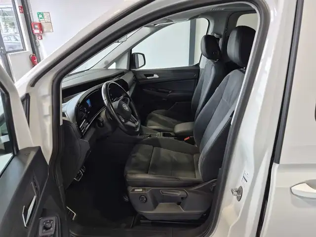 Volkswagen Caddy Maxi view 8