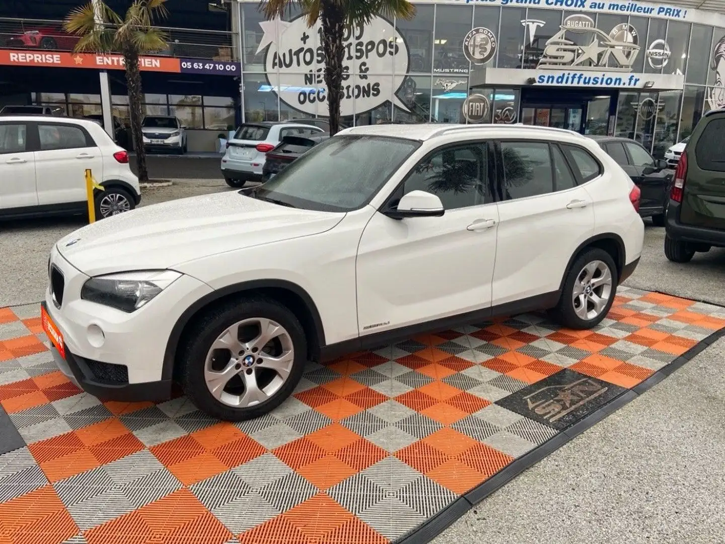 BMW X1 SDRIVE 18DA LOUNGE Blanc - 1
