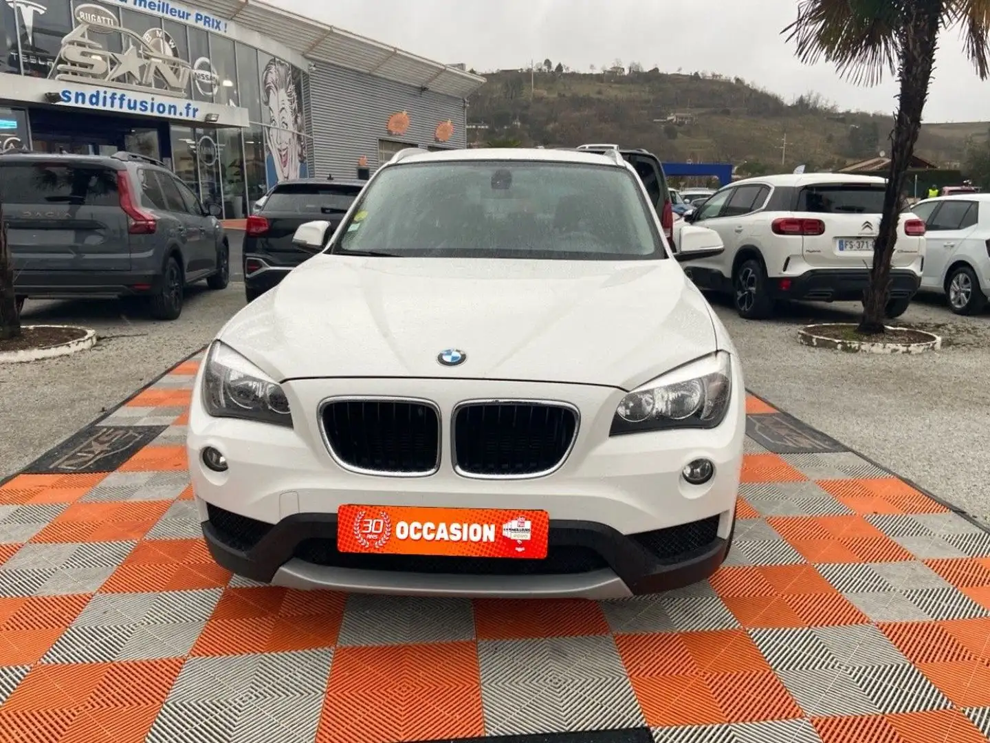 BMW X1 SDRIVE 18DA LOUNGE Blanc - 2