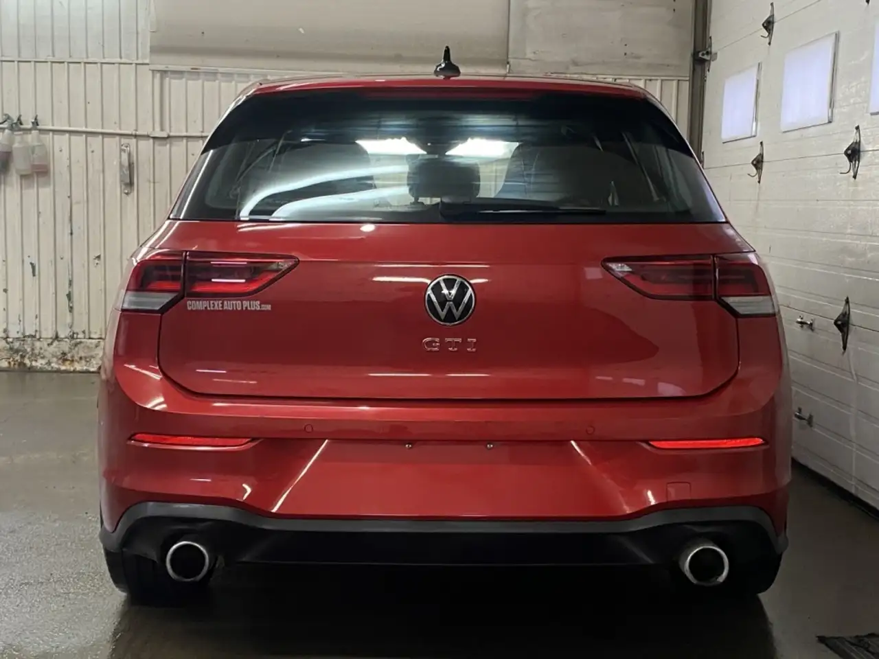 Volkswagen Golf GTI снимка Volkswagen Golf GTI
