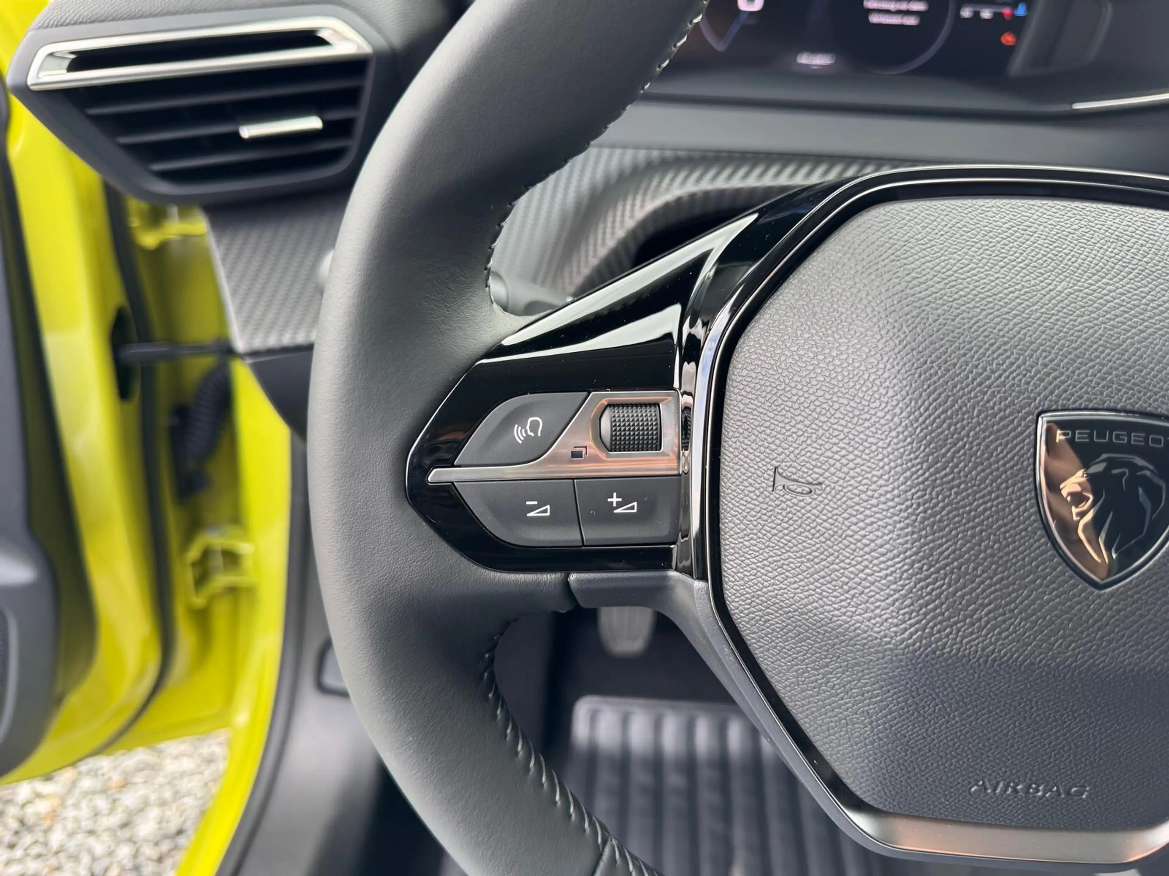 Peugeot 208 Allure 74 kW (101 PS), Schaltgetriebe, Frontant... — photo 11