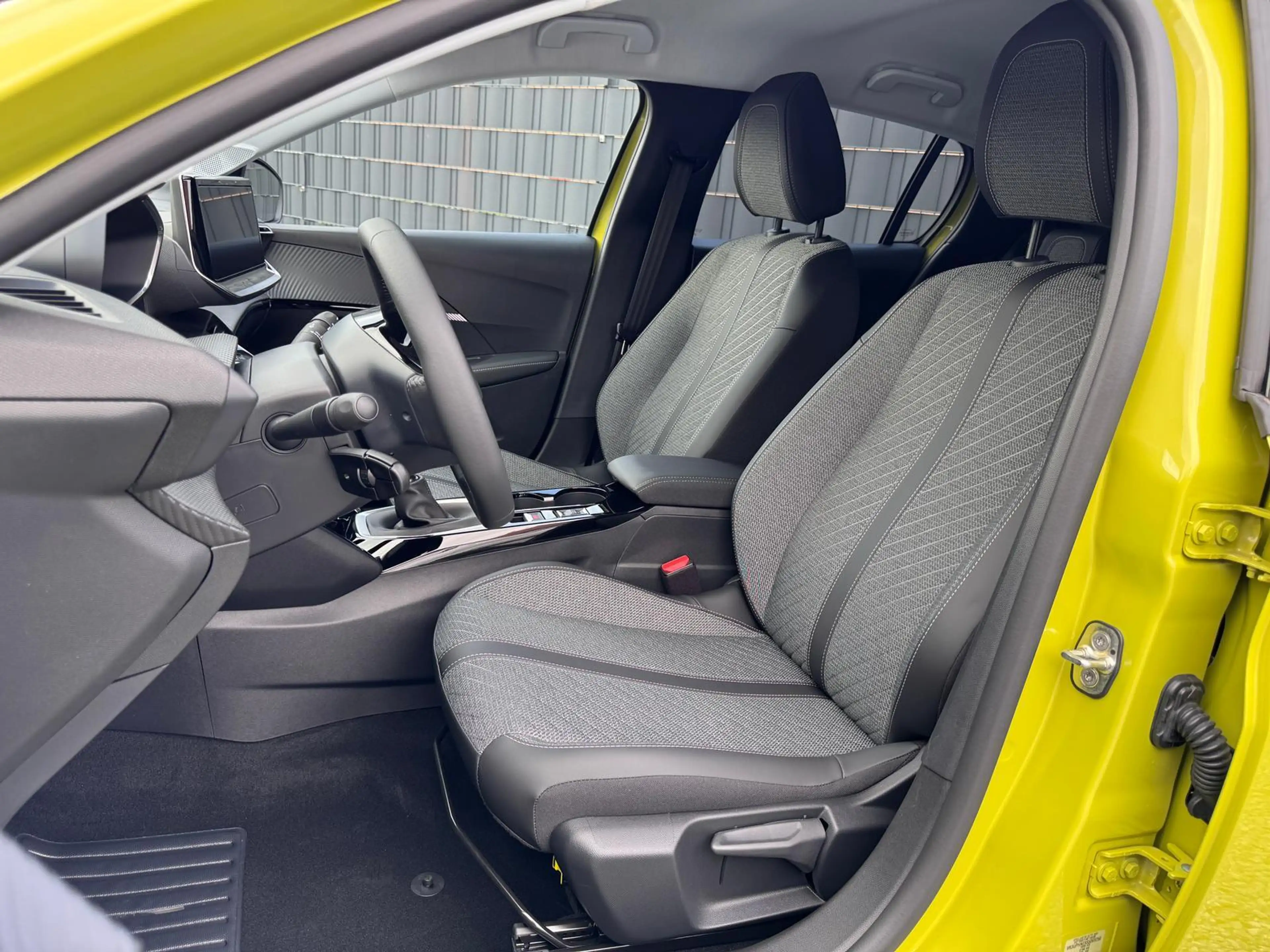 Peugeot 208 Allure 74 kW (101 PS), Schaltgetriebe, Frontant... — photo 9