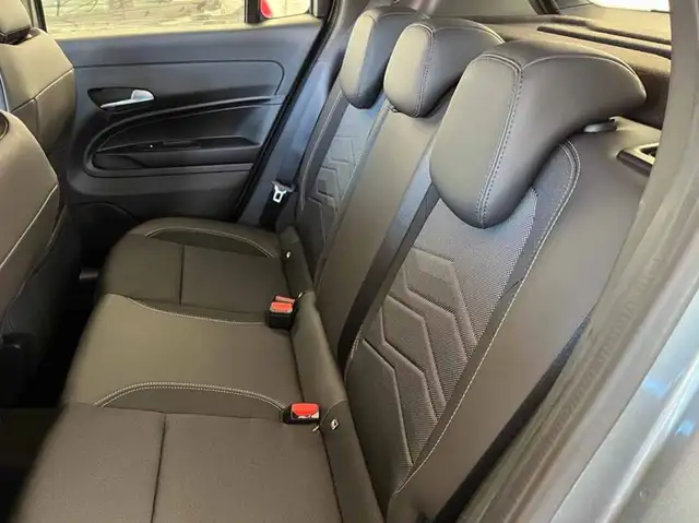Jeep Avenger view 13