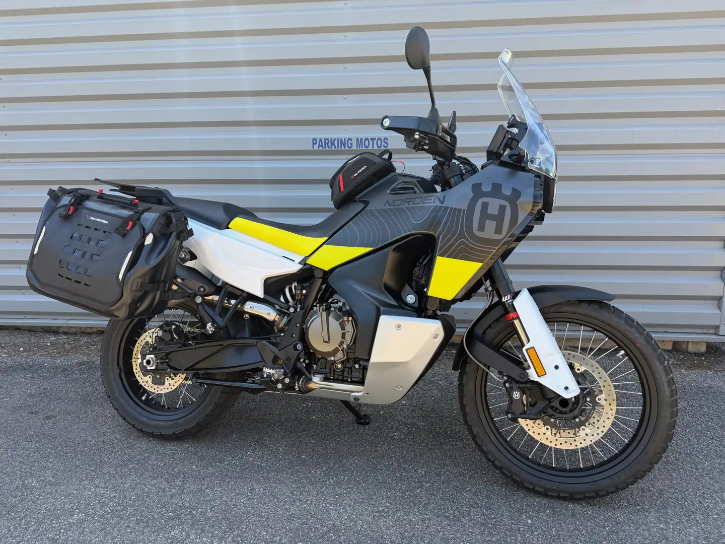 Husqvarna Norden 901 Noir - 1