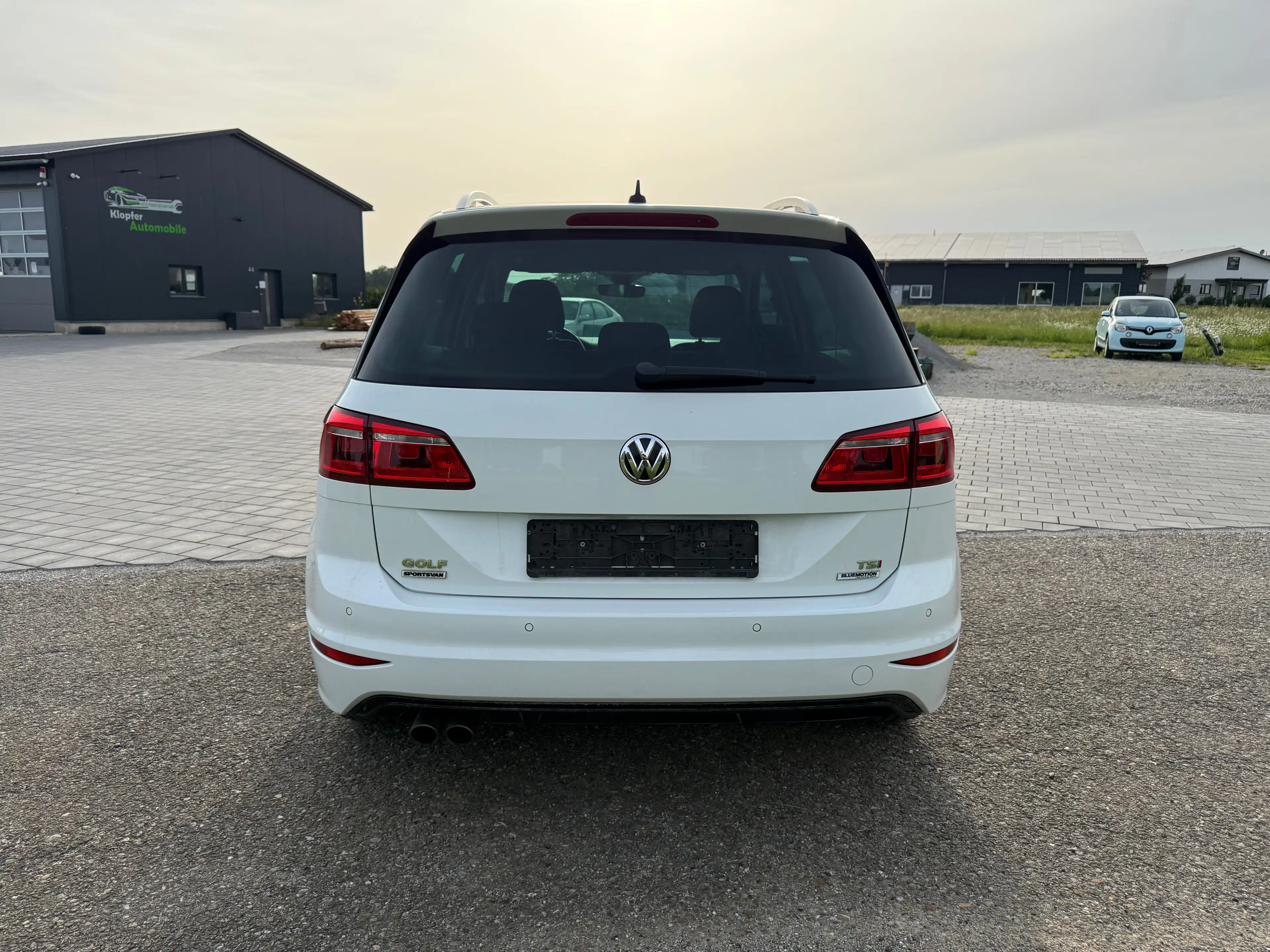Volkswagen Golf Sportsvan Allstar R-Line 1.4 TSI Navi Bi-Xenon LED Active Lighting 18 Zoll Alu DAB+ PDC SHZ — photo 8