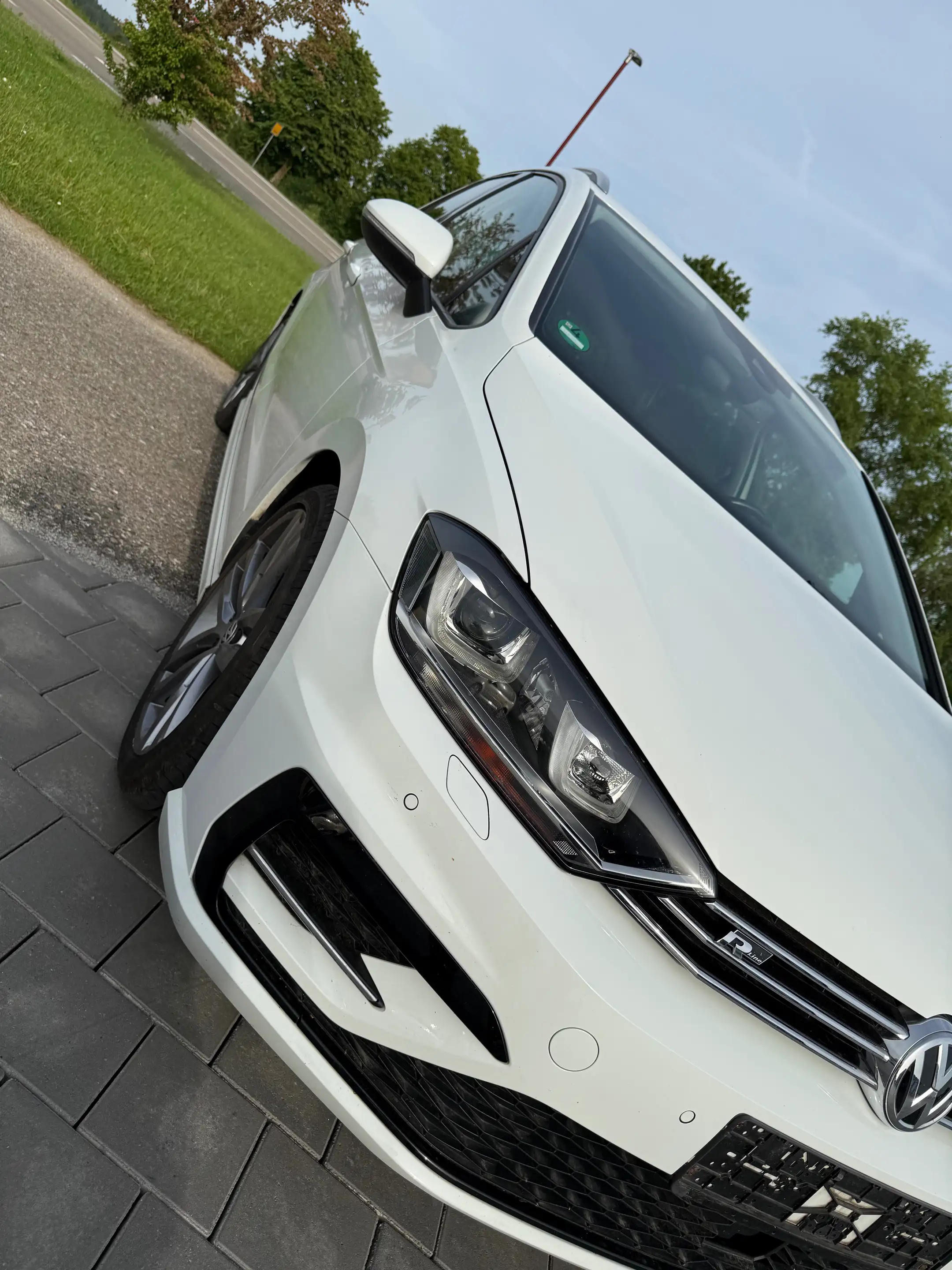 Volkswagen Golf Sportsvan Allstar R-Line 1.4 TSI Navi Bi-Xenon LED Active Lighting 18 Zoll Alu DAB+ PDC SHZ — photo 10