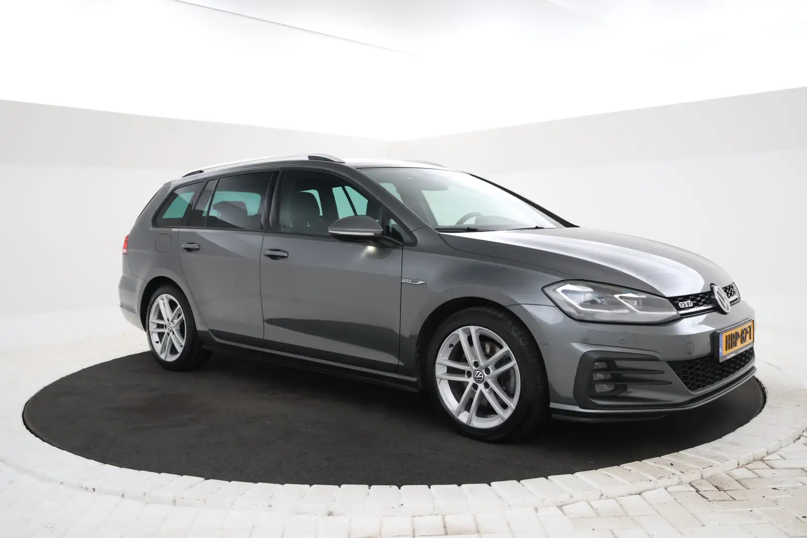 Volkswagen Golf GTD 2.0 TDI Automaat, GTD, Apple carplay, Climate, Grey - 2