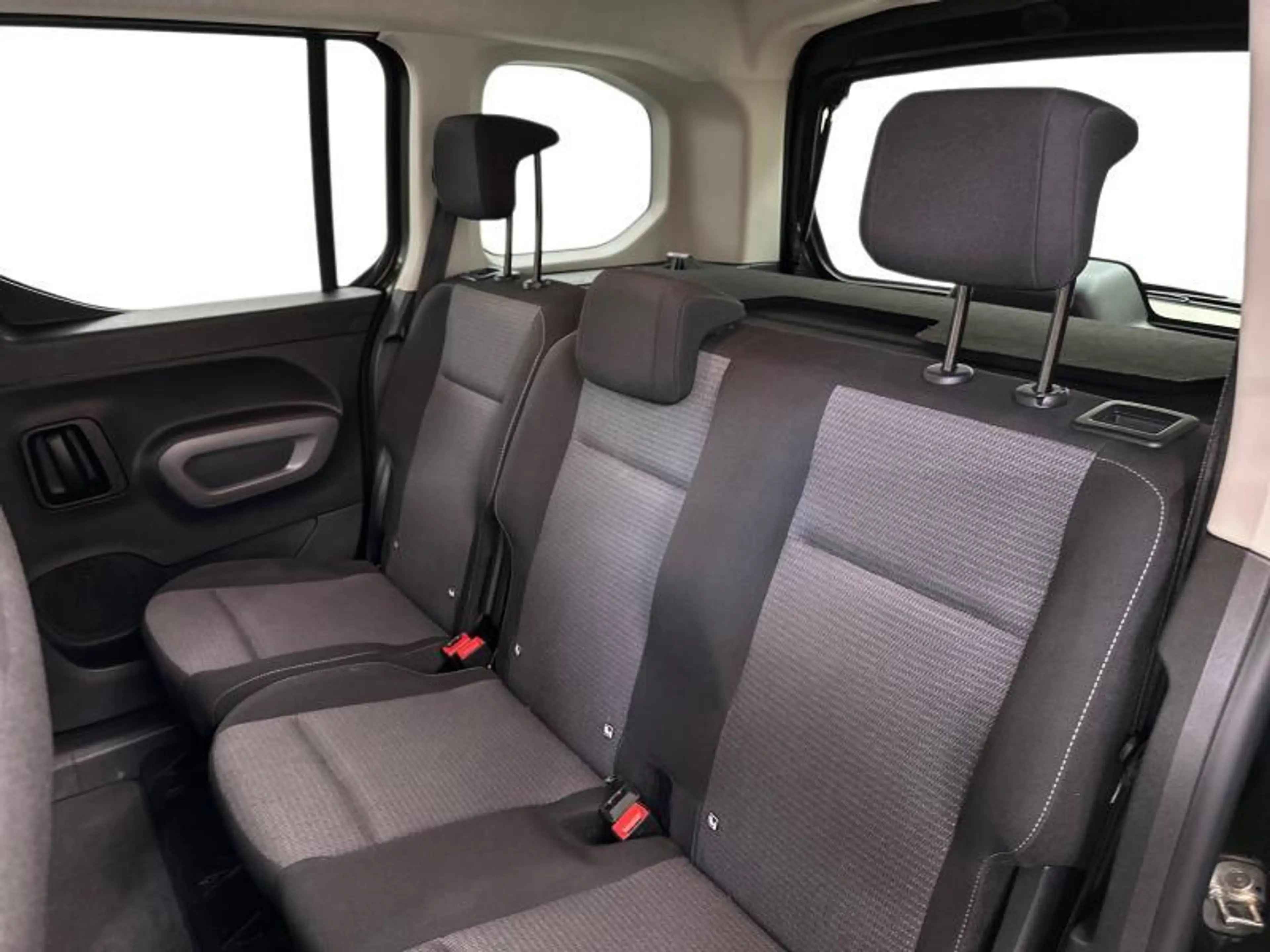 Toyota Proace City VERSO SWB Family 5pl 1.2 — photo 10