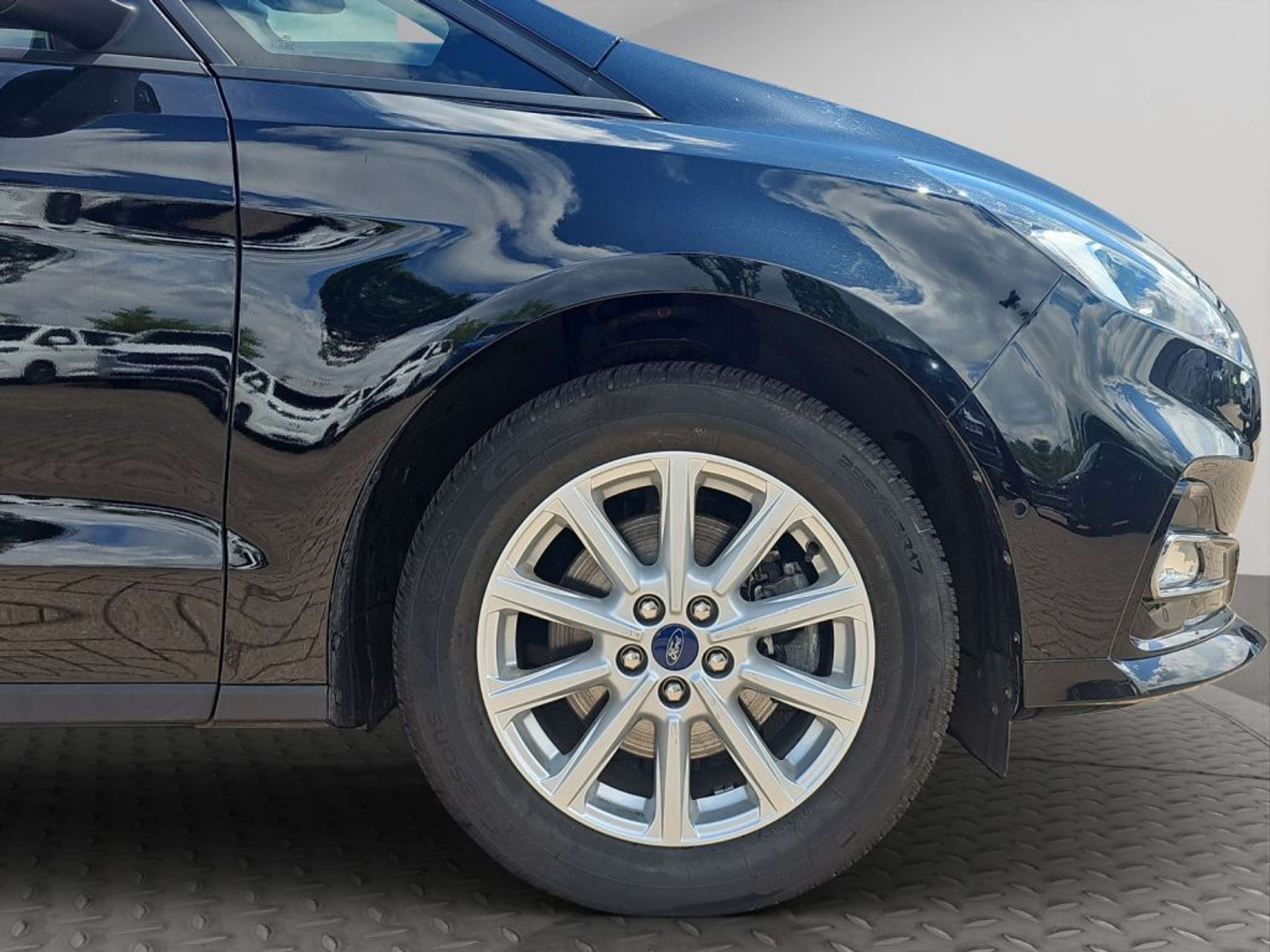Fahrzeugabbildung Ford Galaxy 2.5 Duratec FHEV Edition 190PS *7-SITZ*RFK*NAVI*AH - mit KI generiert/bearbeitet