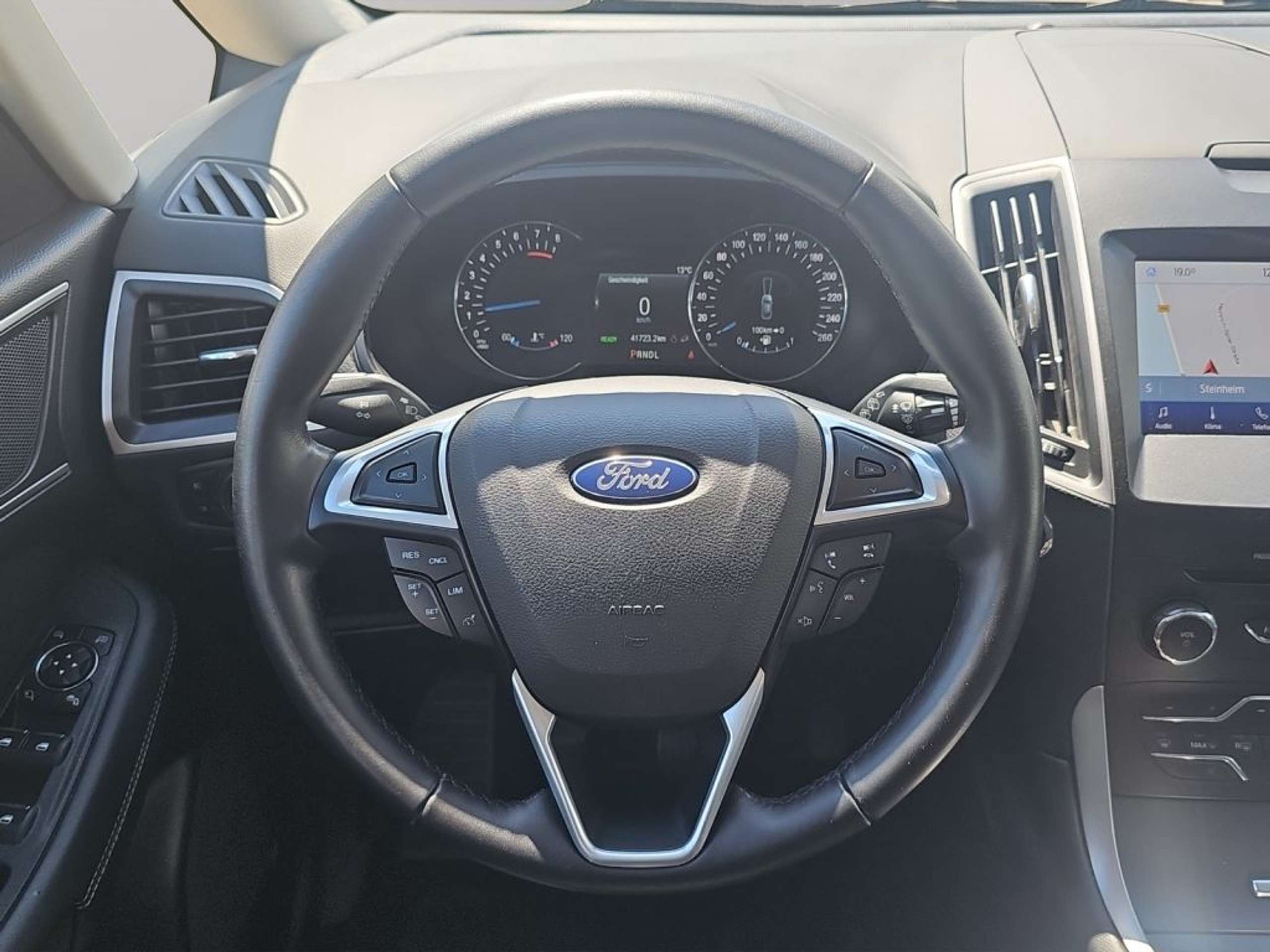 Fahrzeugabbildung Ford Galaxy 2.5 Duratec FHEV Edition 190PS *7-SITZ*RFK*NAVI*AH - mit KI generiert/bearbeitet