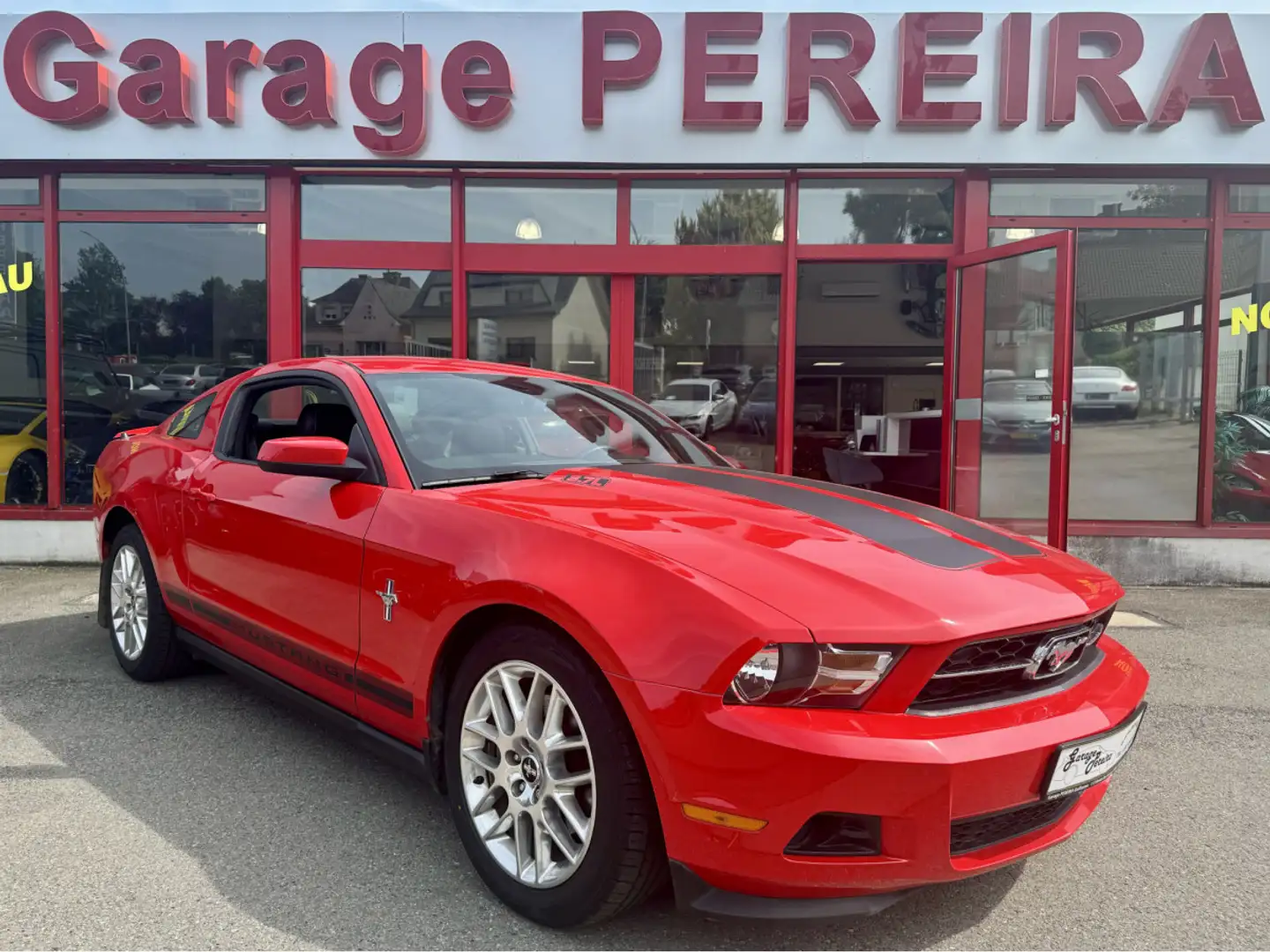Ford Mustang 3.7 V6 CUIR Rouge - 1
