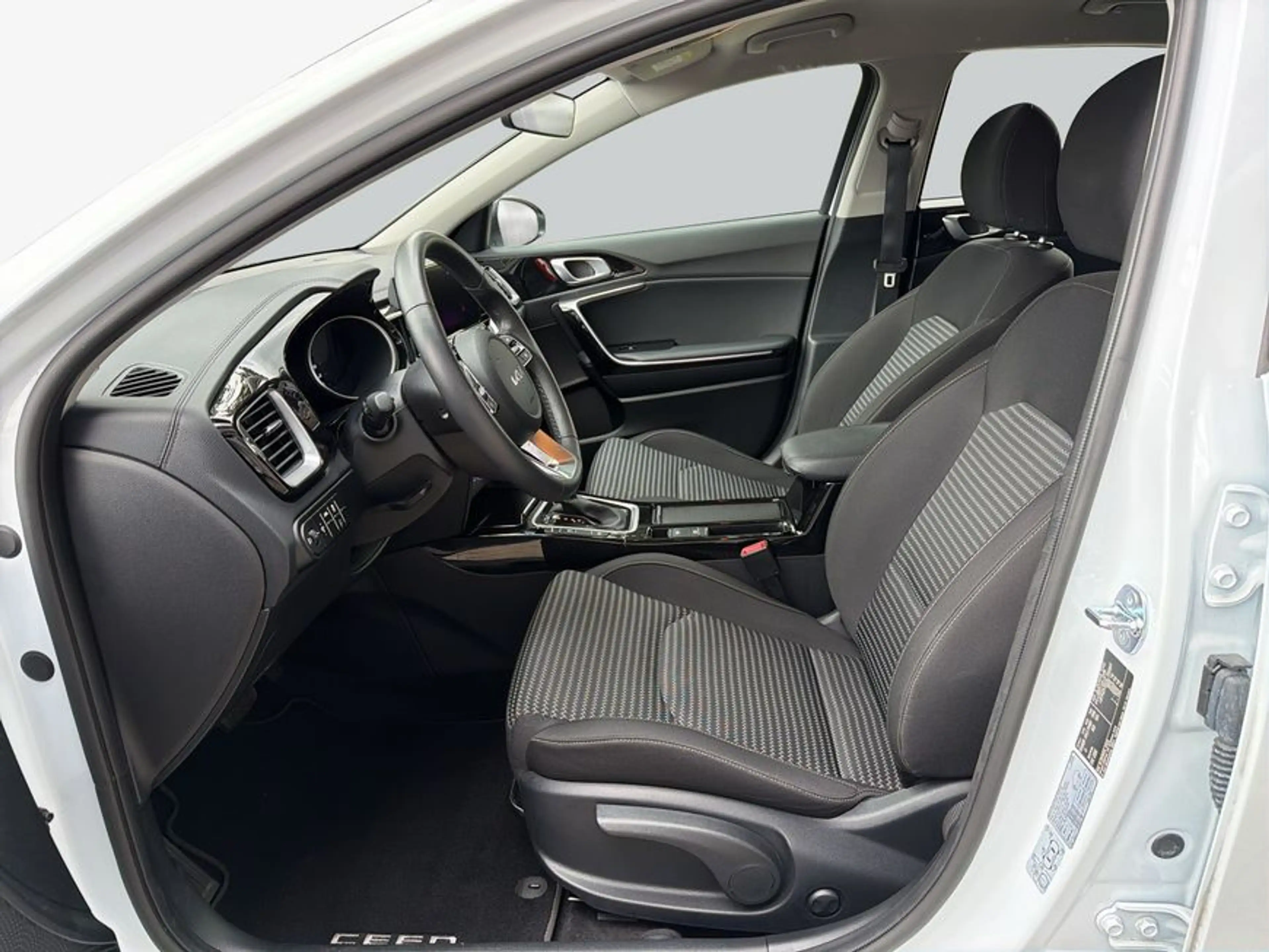 Kia Ceed / cee'd Ceed 1.5 T-GDI DCT7 OPF Spirit — photo 9