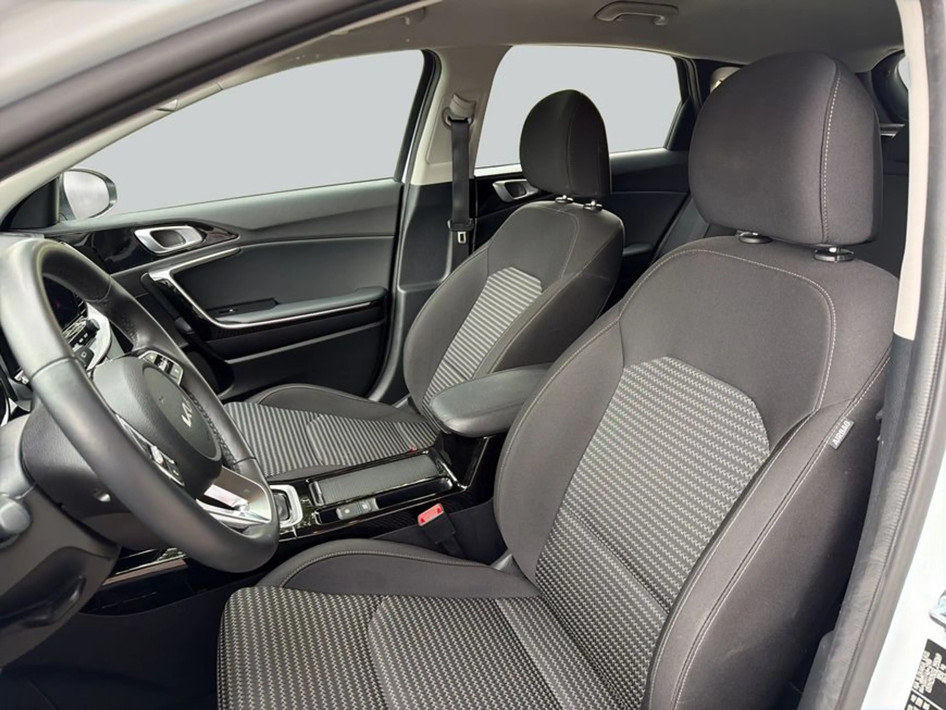Kia Ceed / cee'd Ceed 1.5 T-GDI DCT7 OPF Spirit — photo 10