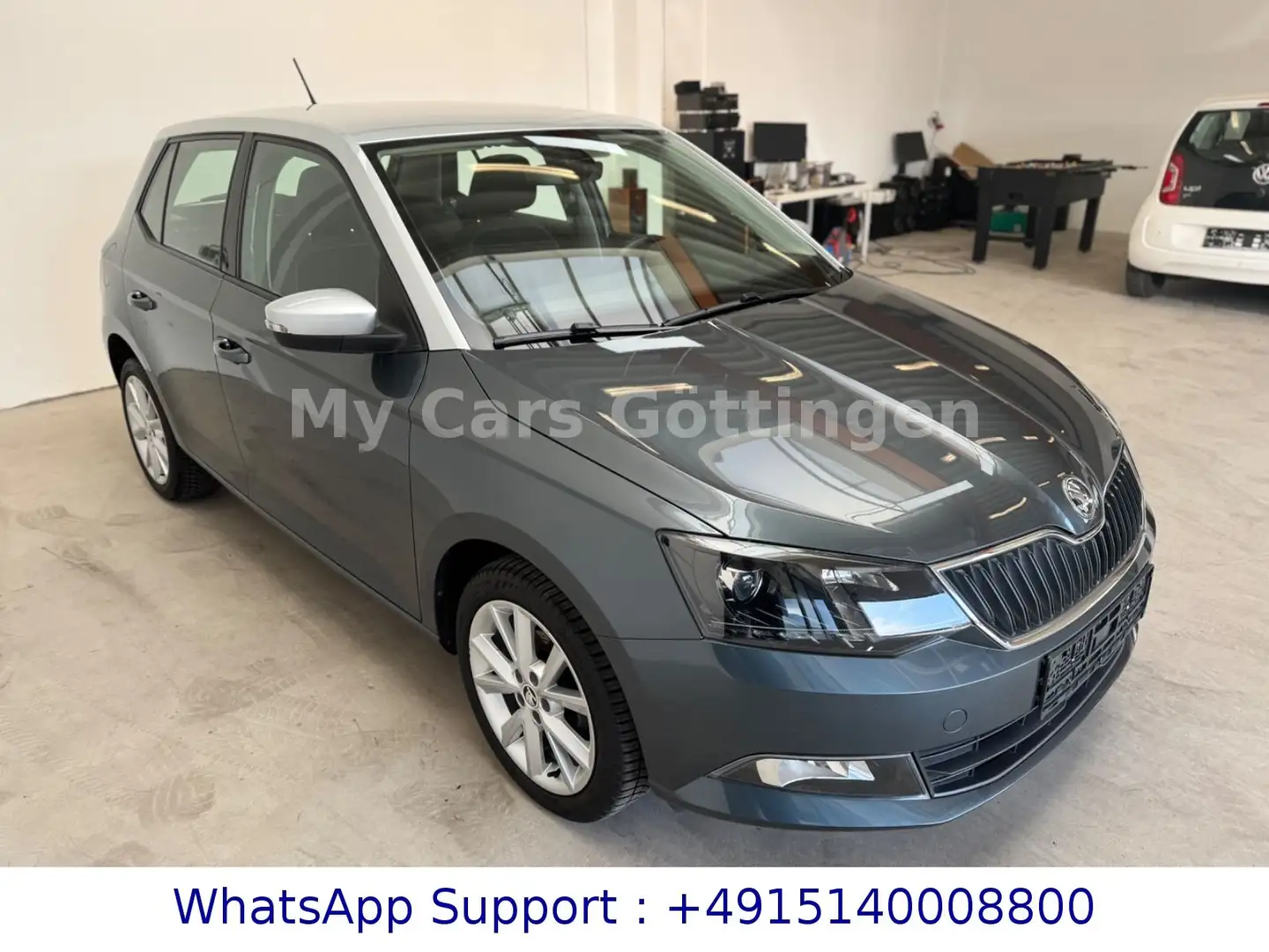Skoda Fabia 1.2 Ambition COLOUR CONCEPT PDC MFL Grau - 2