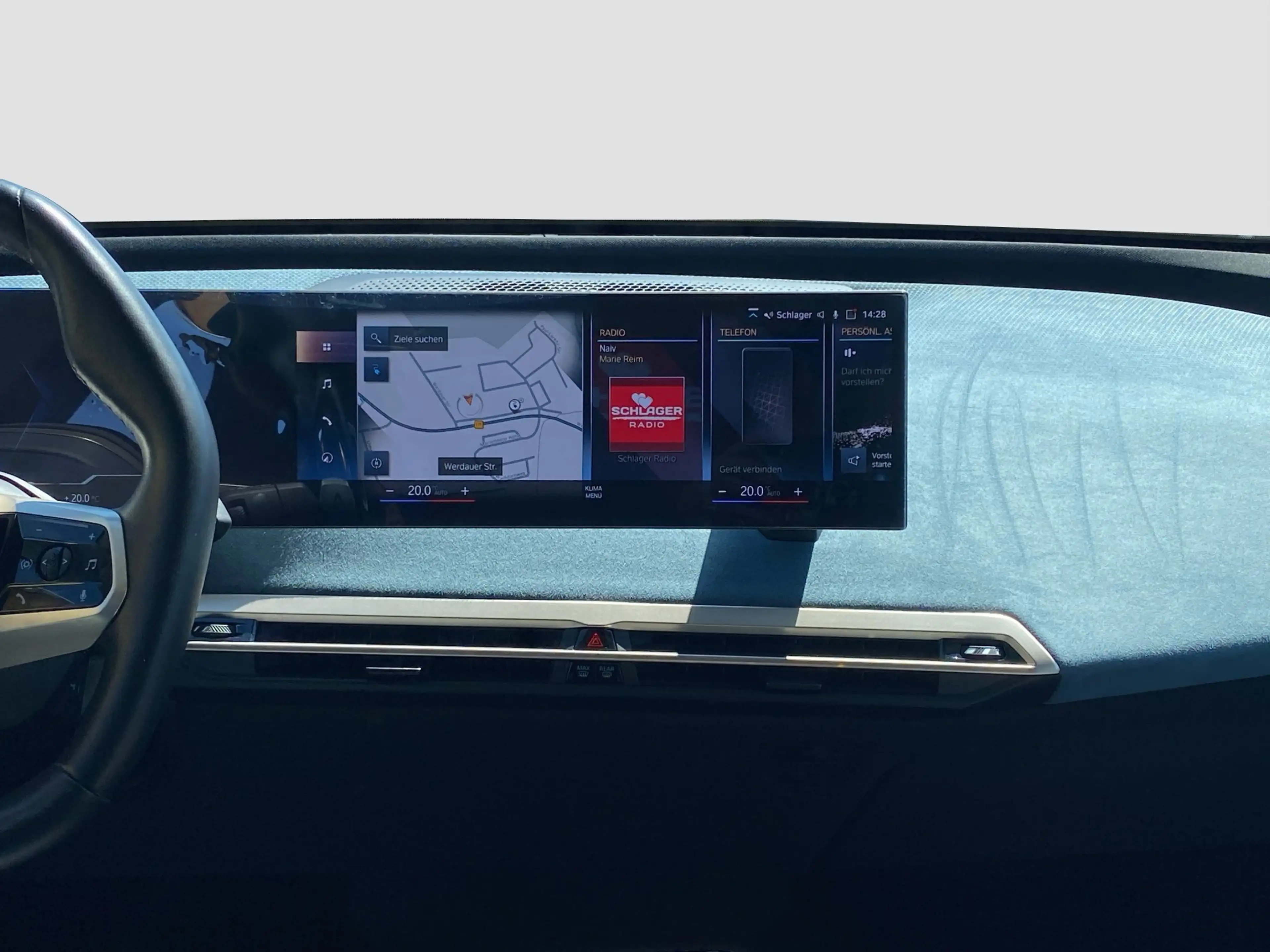 BMW iX xDrive40 Laser SpurAss StHzg 360° AHK Navi — photo 14