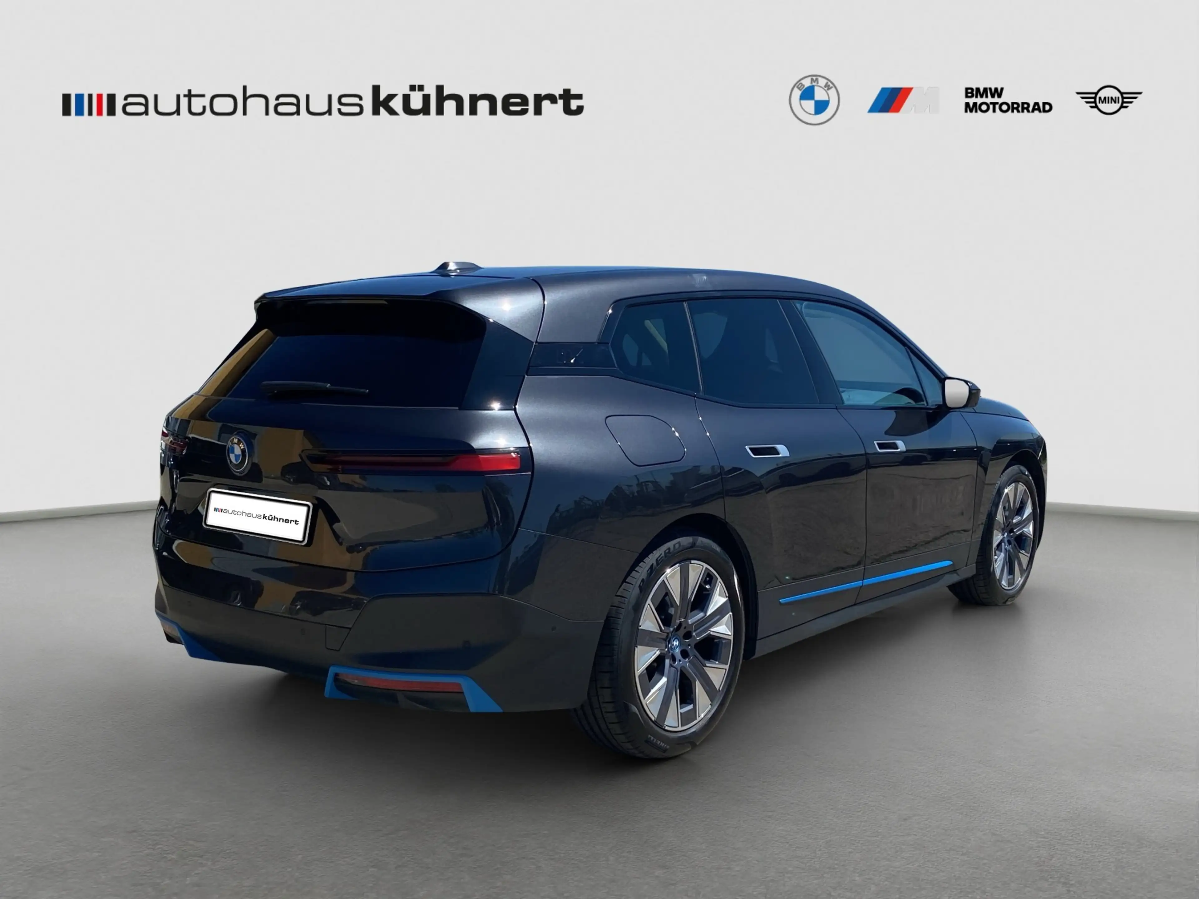 BMW iX xDrive40 Laser SpurAss StHzg 360° AHK Navi — photo 7