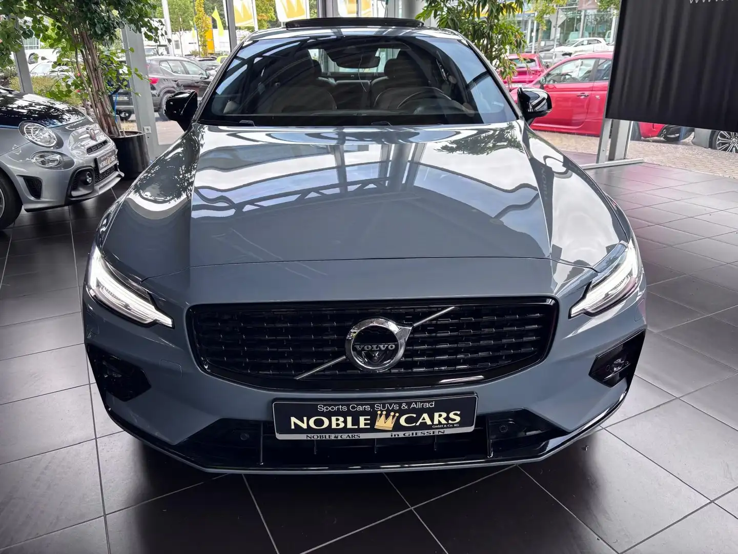 Volvo S60 Lim. R Design PANO LED NAVI ALU Gris - 2