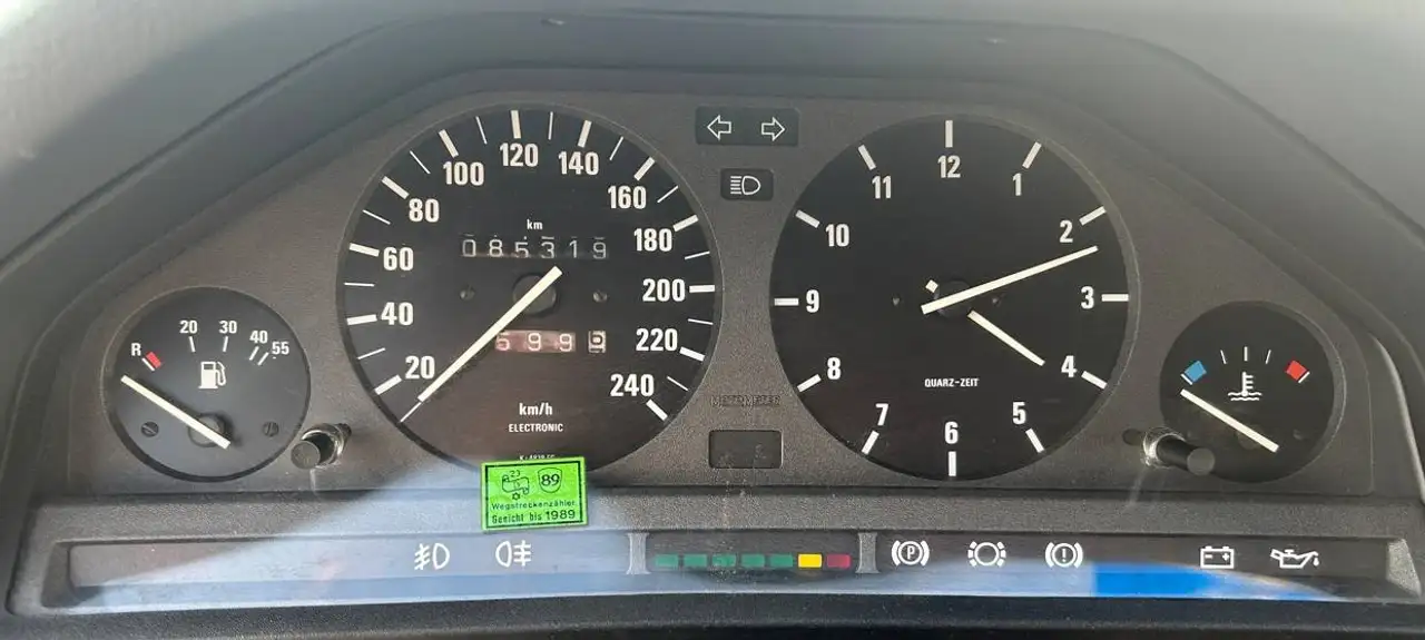 BMW 318i, foto 8