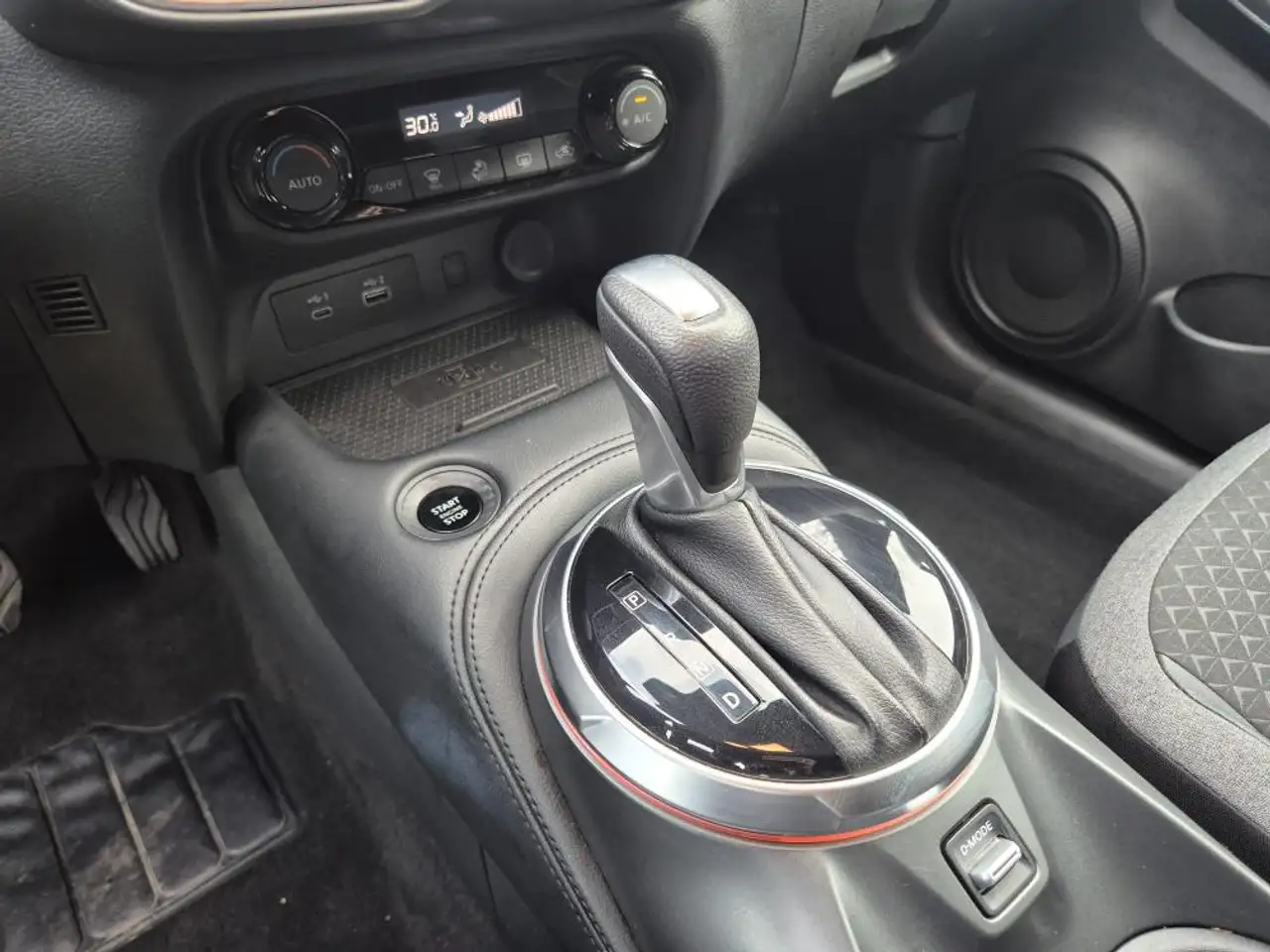 Nissan Juke 1.0 dig-t N-Connecta 114cv dct *NON VINCOLATO A FINANZIAMENTO* 10