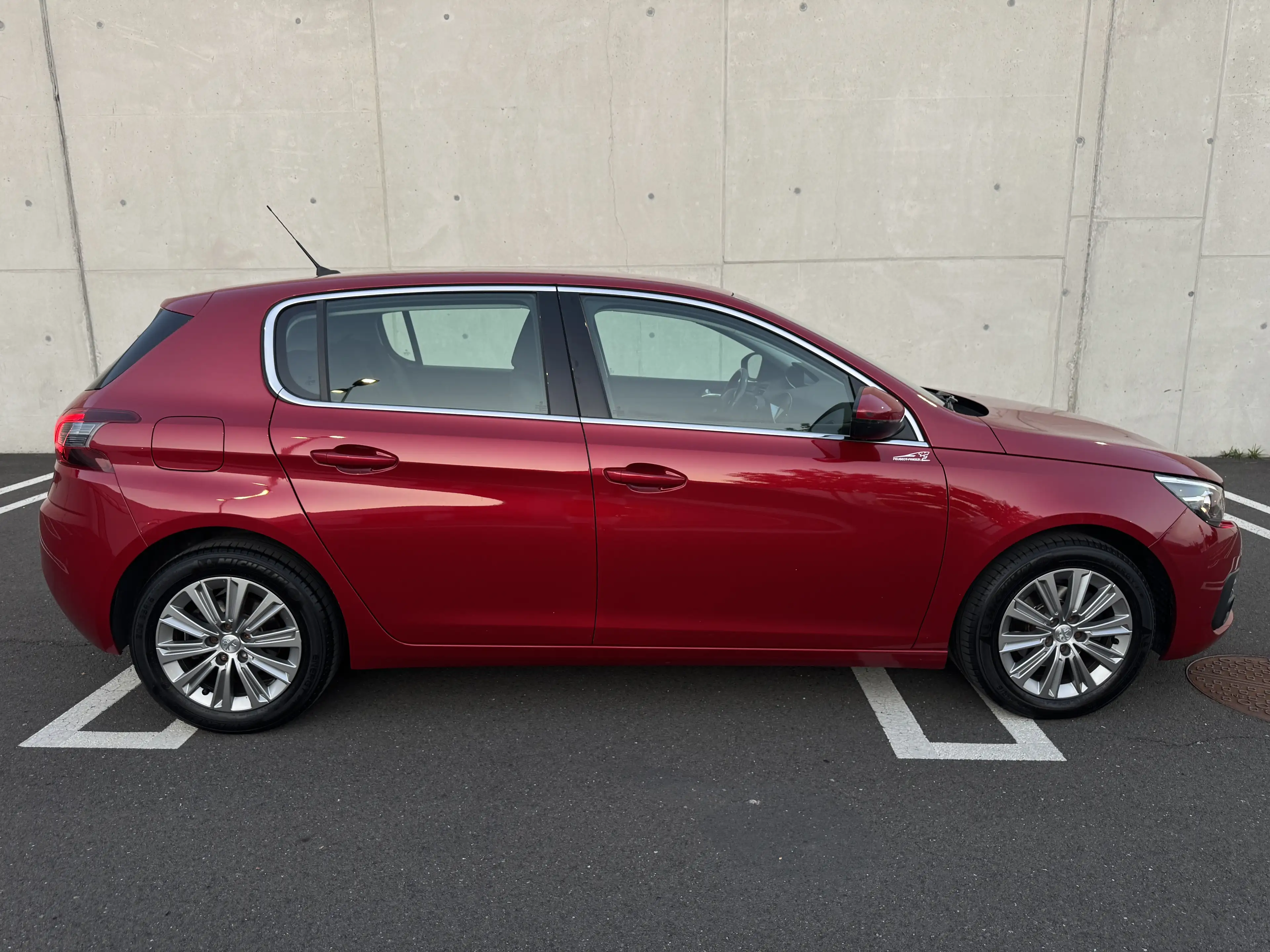 Peugeot 308 1,2 PureTech Allure*Automatik*Servicegepflegt — photo 8