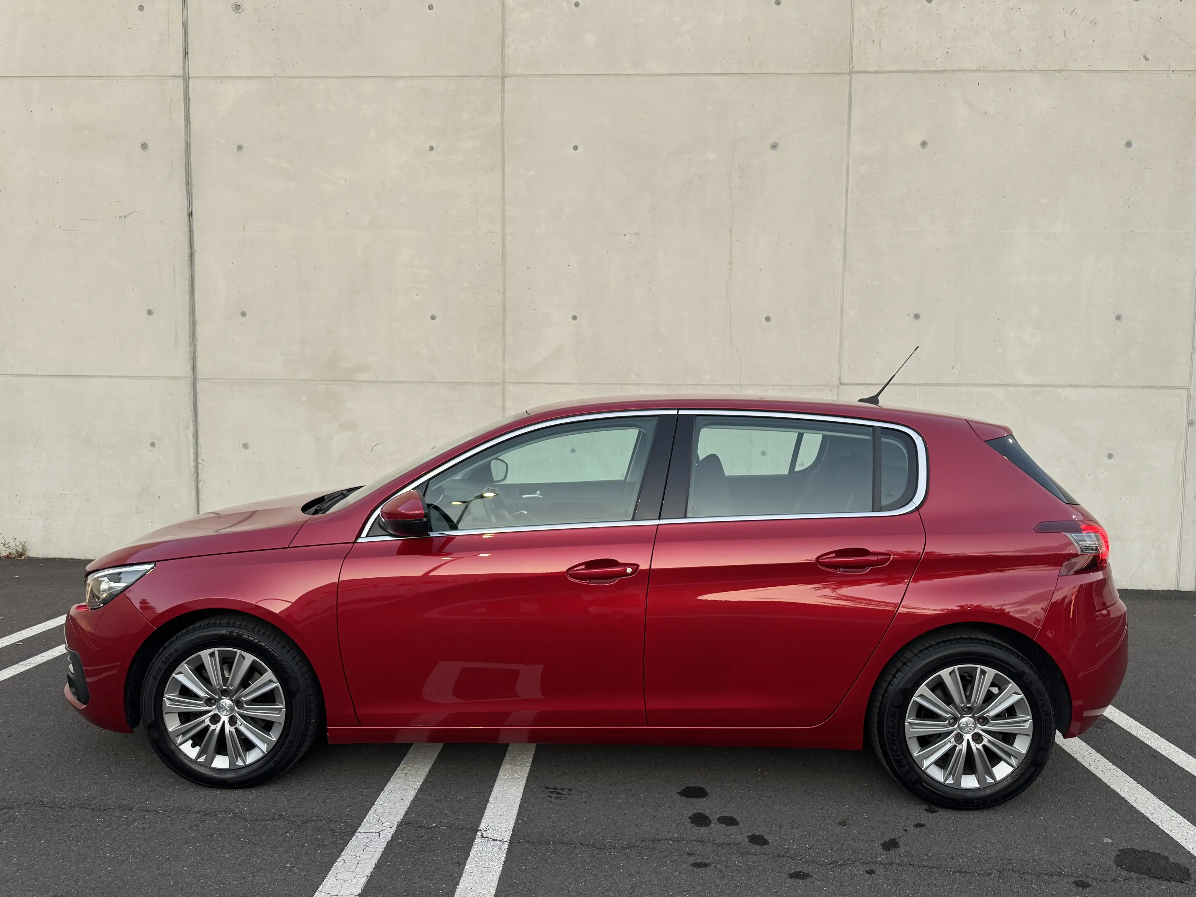Peugeot 308 1,2 PureTech Allure*Automatik*Servicegepflegt — photo 4