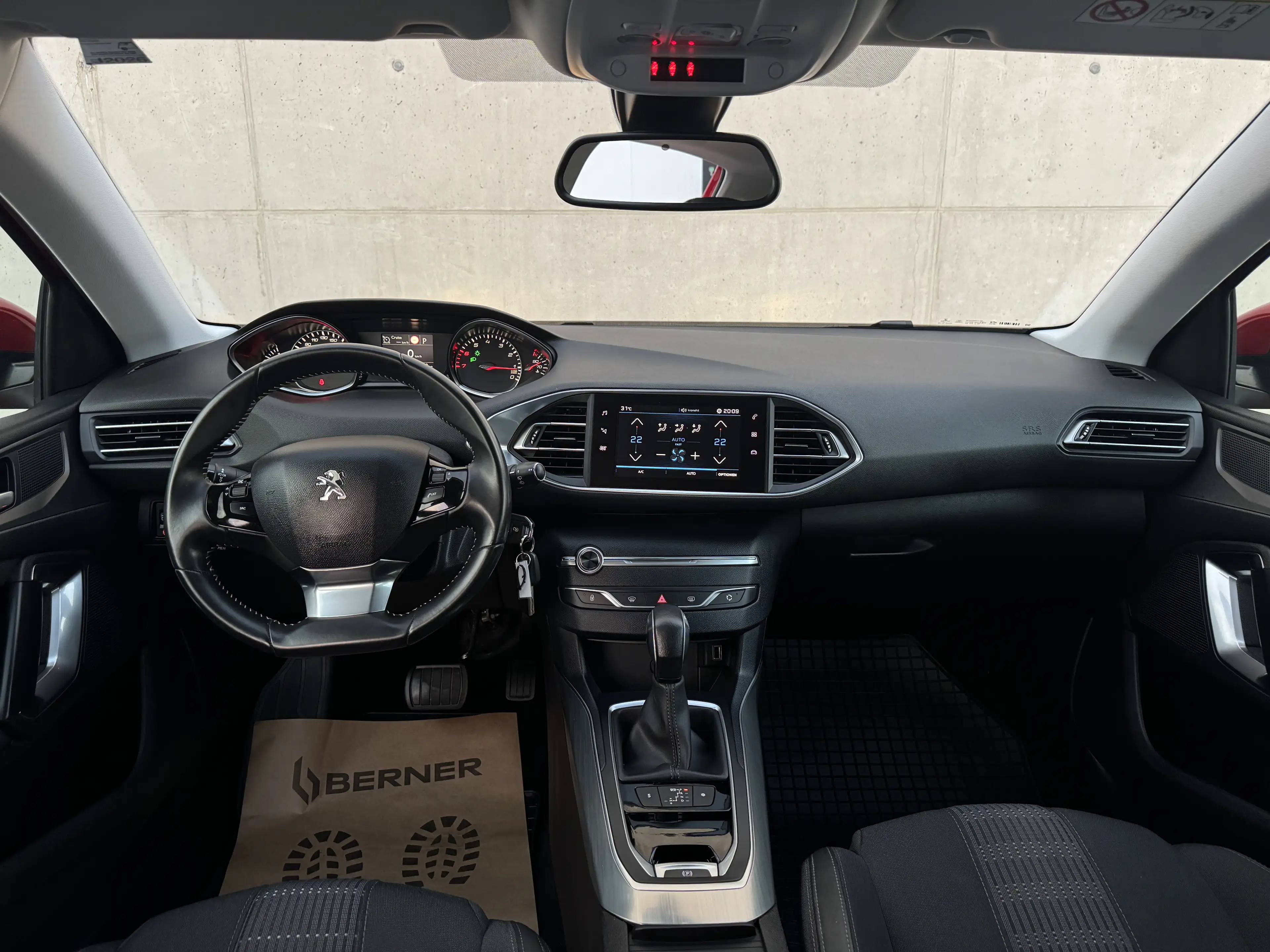 Peugeot 308 1,2 PureTech Allure*Automatik*Servicegepflegt — photo 12