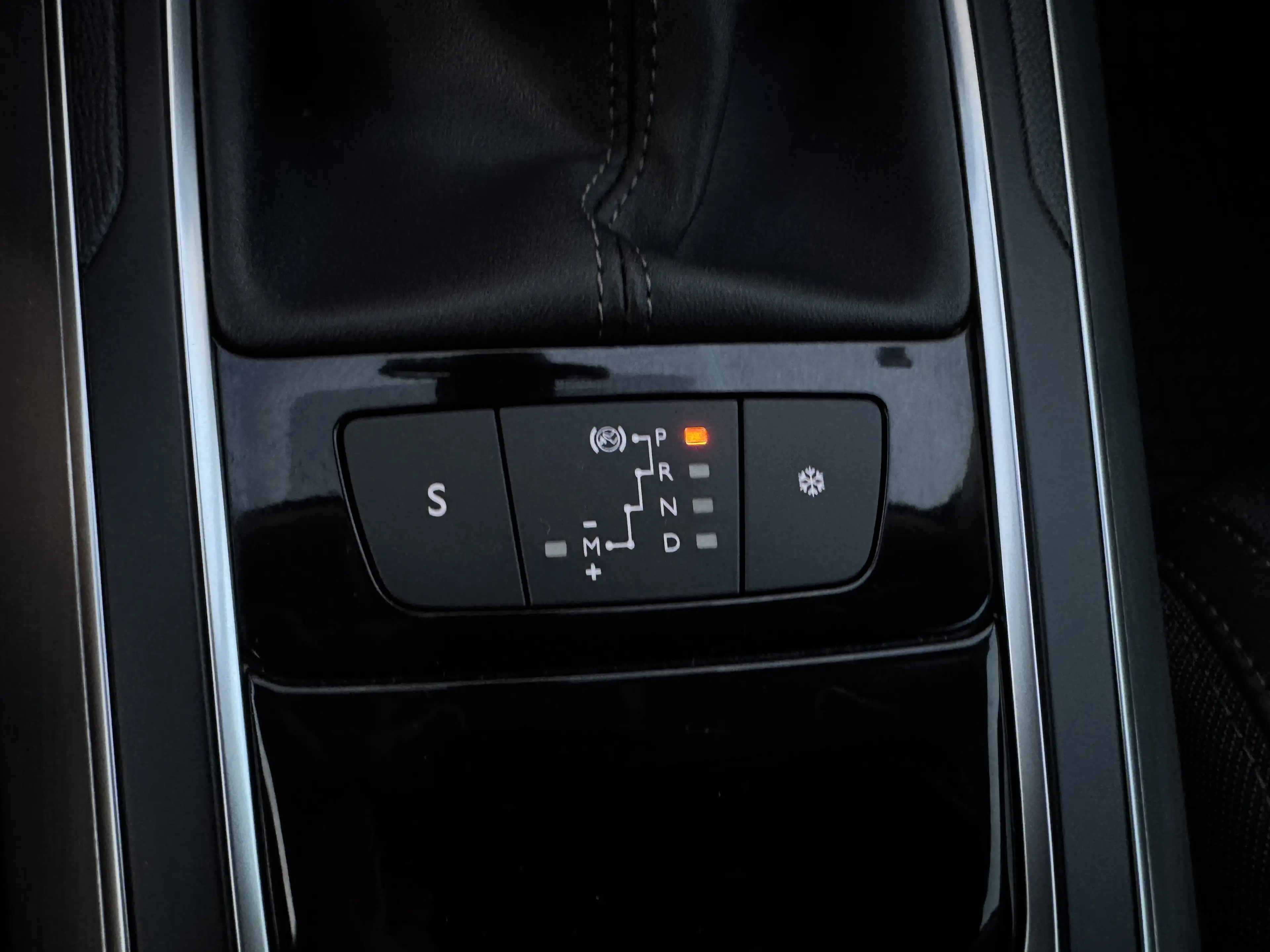 Peugeot 308 1,2 PureTech Allure*Automatik*Servicegepflegt — photo 14