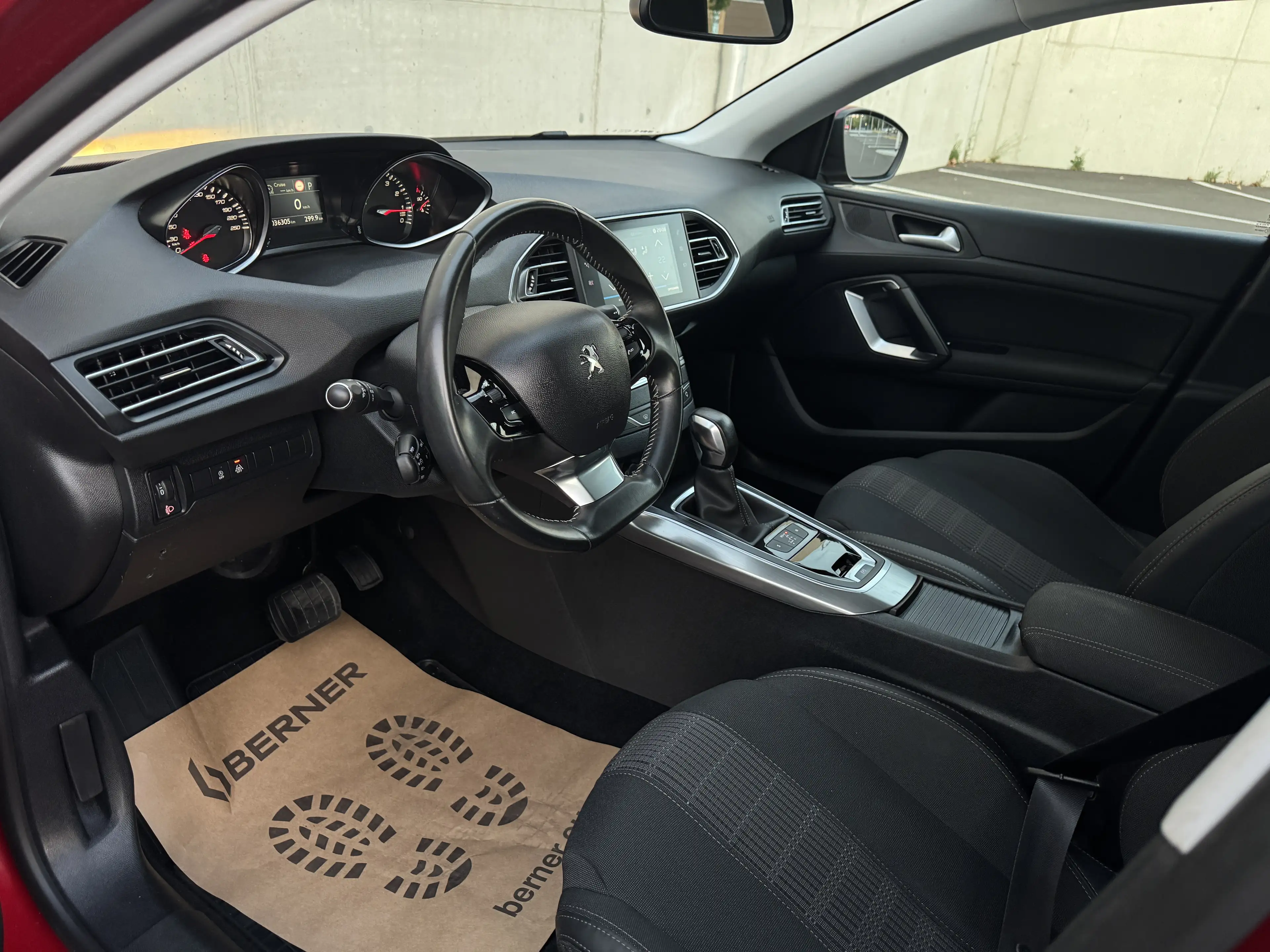 Peugeot 308 1,2 PureTech Allure*Automatik*Servicegepflegt — photo 9