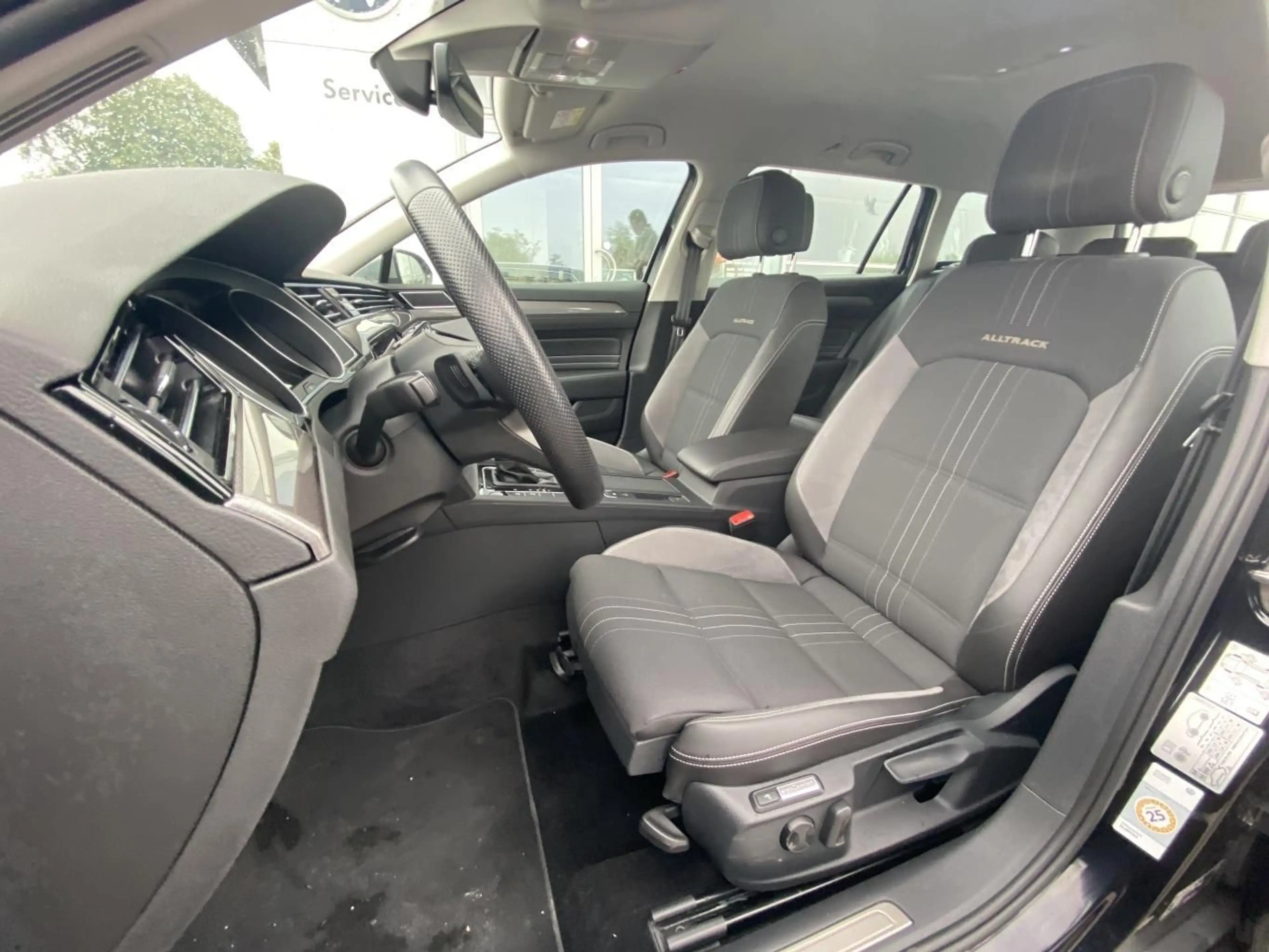 Volkswagen Passat Alltrack 2.0 TDI DSG 4-MOTION AHK+APP-CON — photo 9