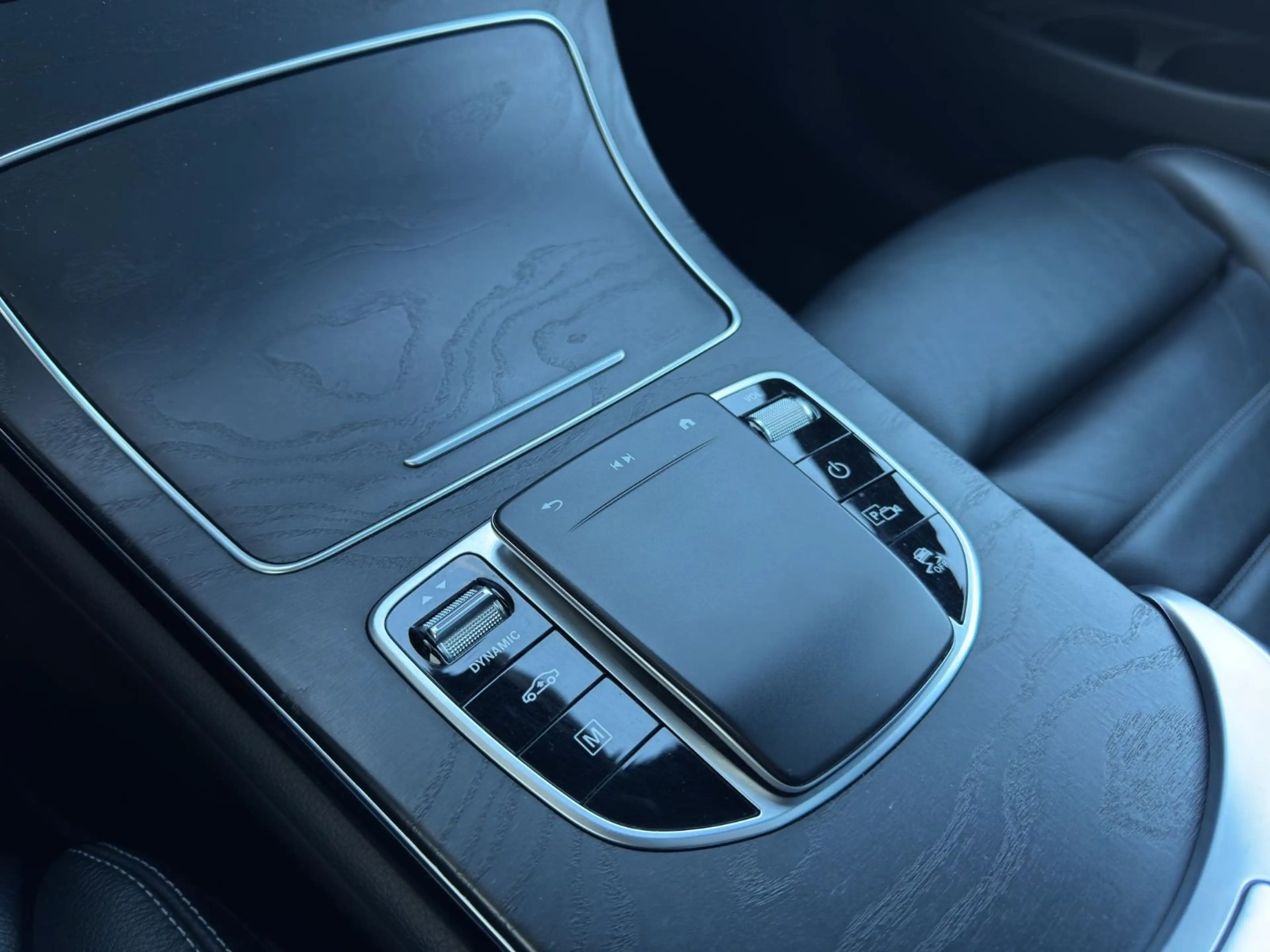 Mercedes-Benz GLC 300 de 4MATIC FAP Klima Shz Ambi eHeck AMG — photo 15