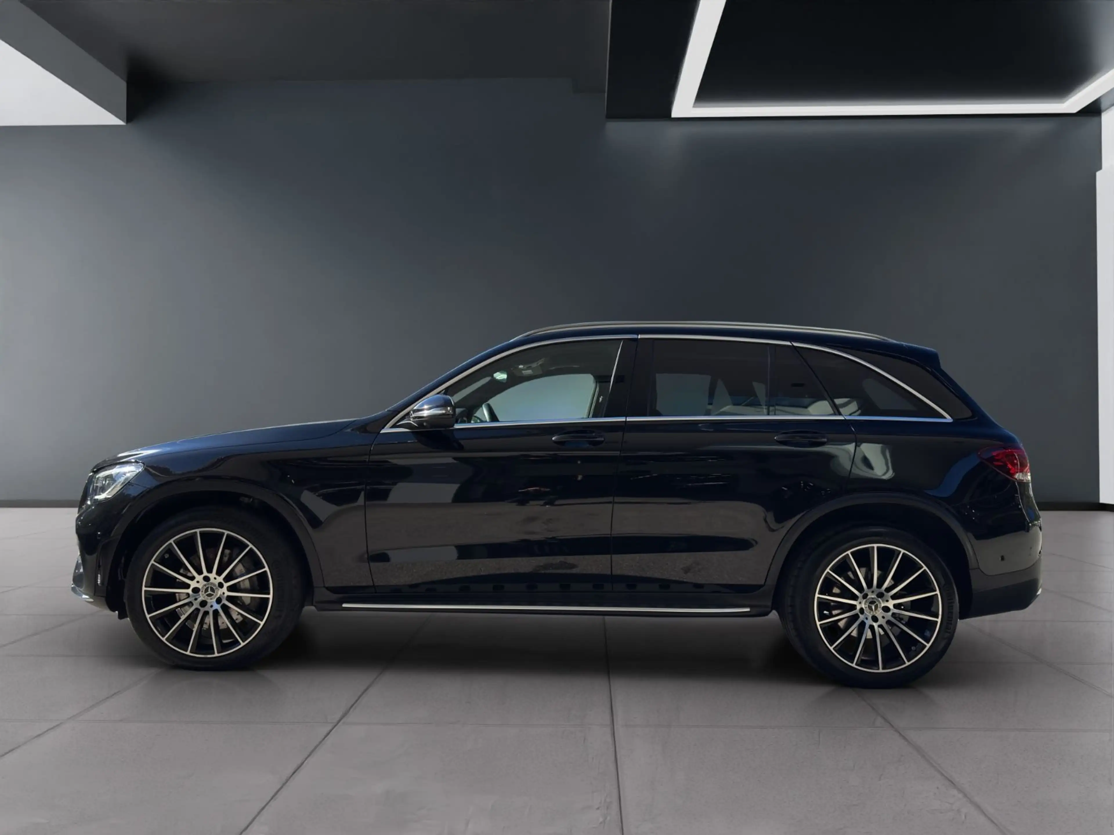 Mercedes-Benz GLC 300 de 4MATIC FAP Klima Shz Ambi eHeck AMG — photo 4