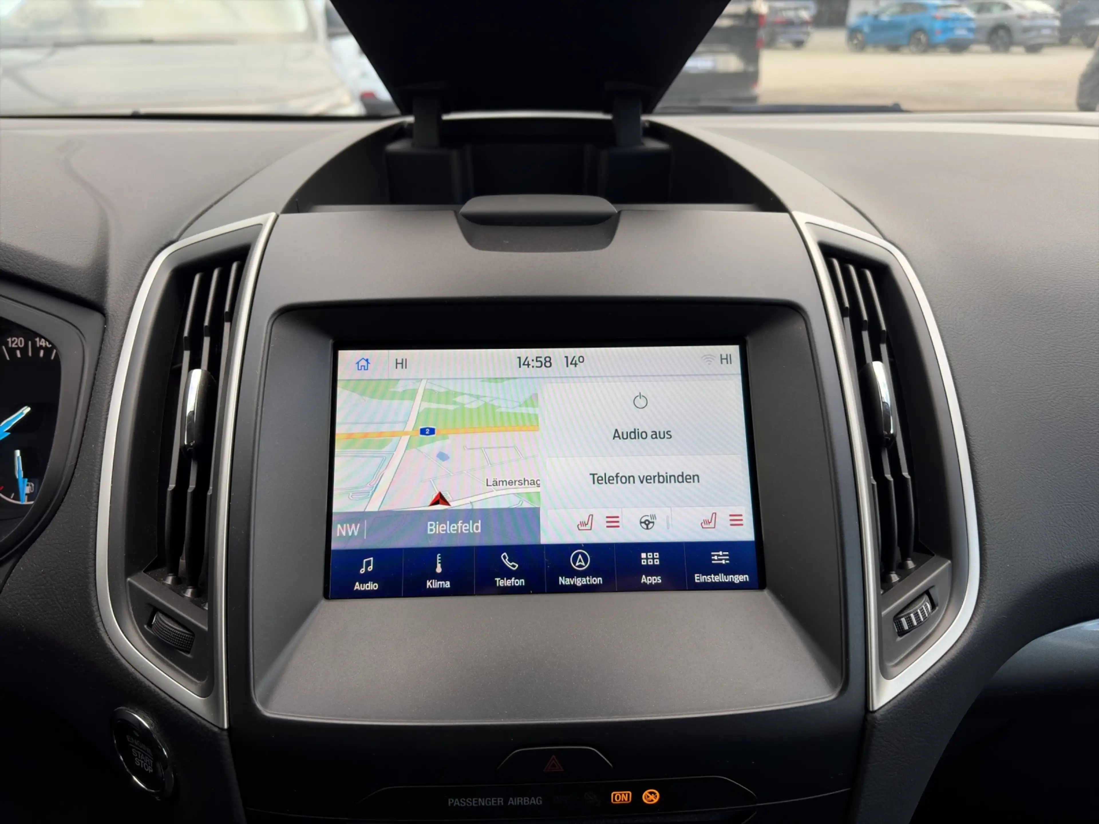 Ford S-Max Trend — photo 14