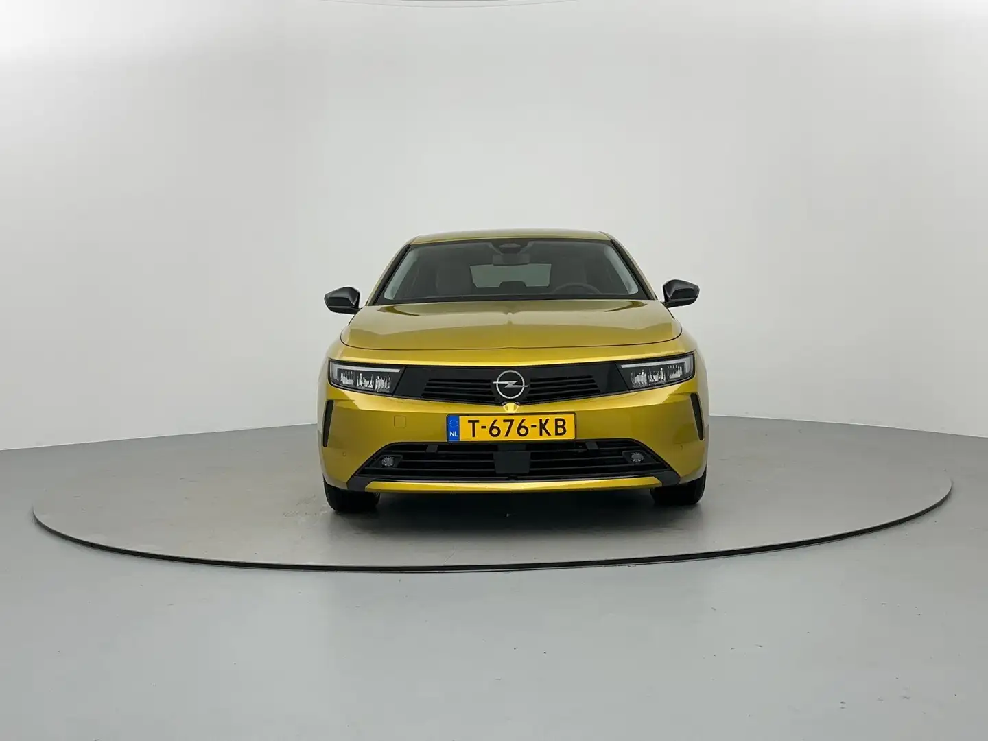 Opel Astra 1.2 Level 2 | NAV | PDC | CAM | VERWARMD | LMV | D Geel - 2