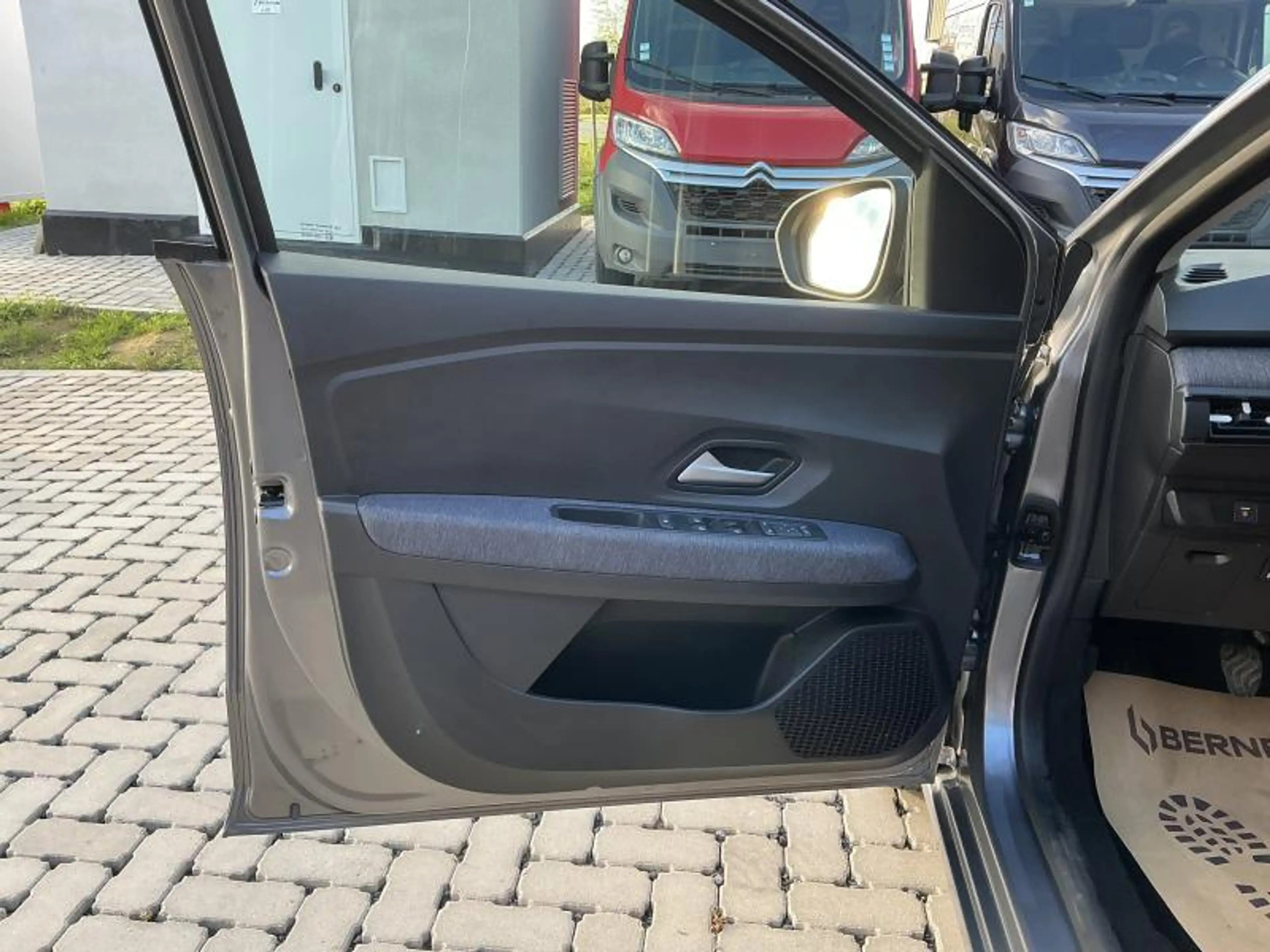 Dacia Sandero JOURNEY TCE 100 — photo 10