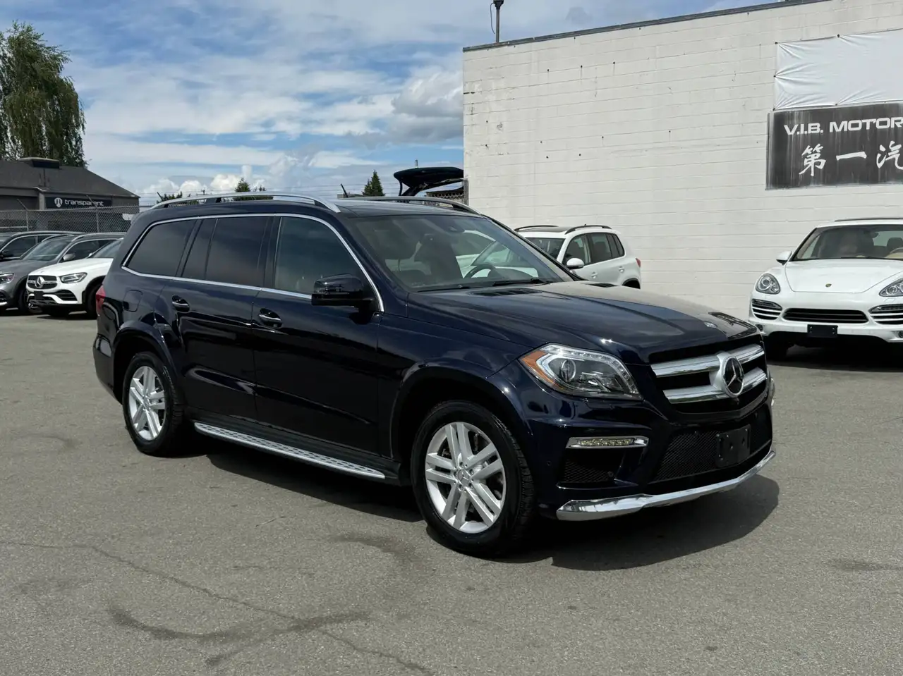Mercedes-Benz GL-Class снимка Mercedes-Benz GL-Class