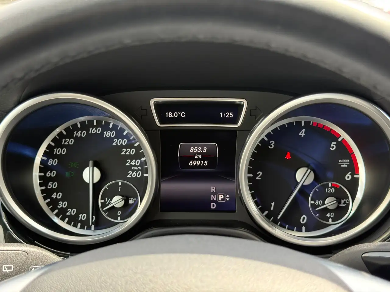 Mercedes-Benz GL-Class снимка Mercedes-Benz GL-Class