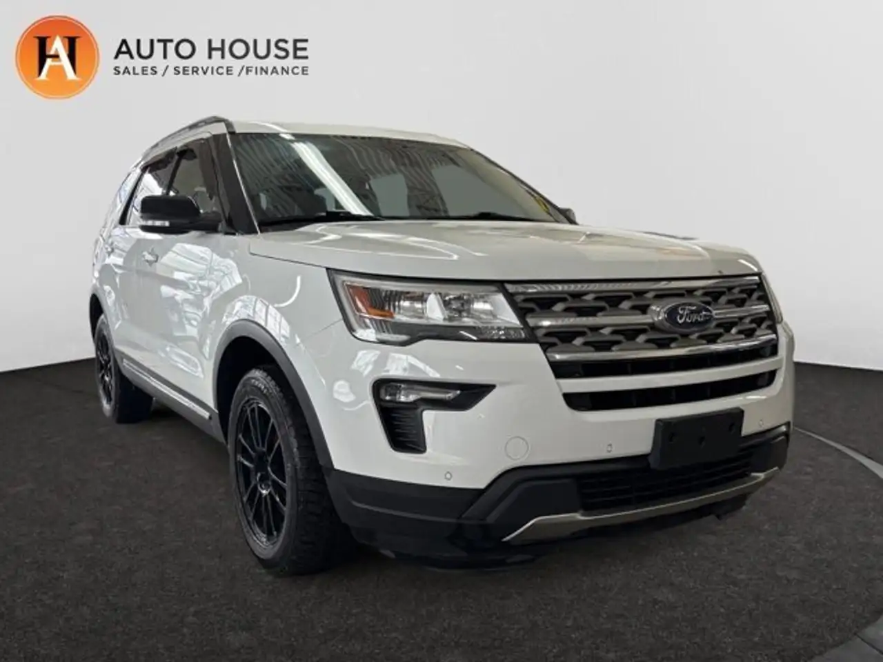 Ford Explorer снимка Ford Explorer